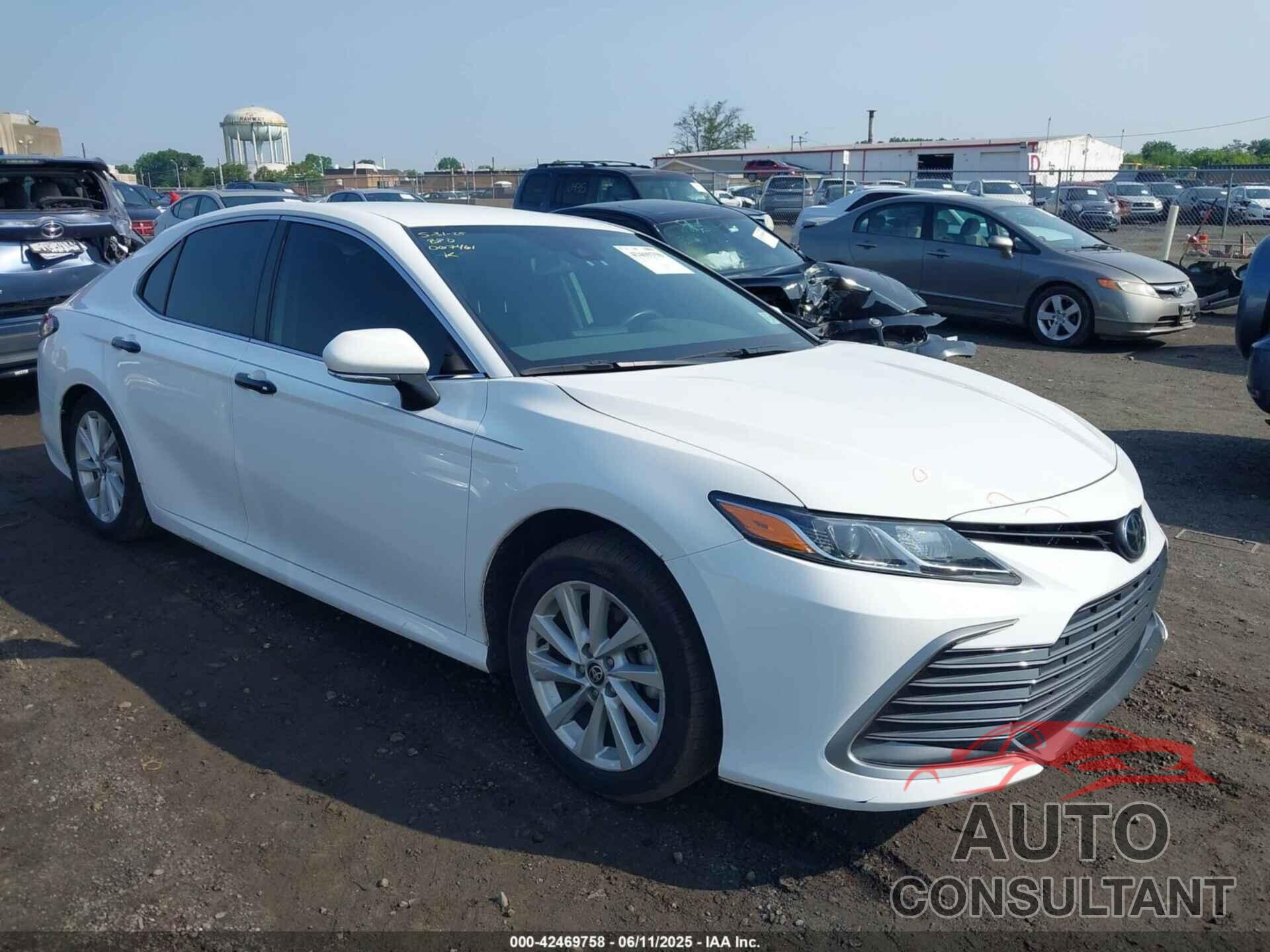 TOYOTA CAMRY 2022 - 4T1R11BK0NU067461