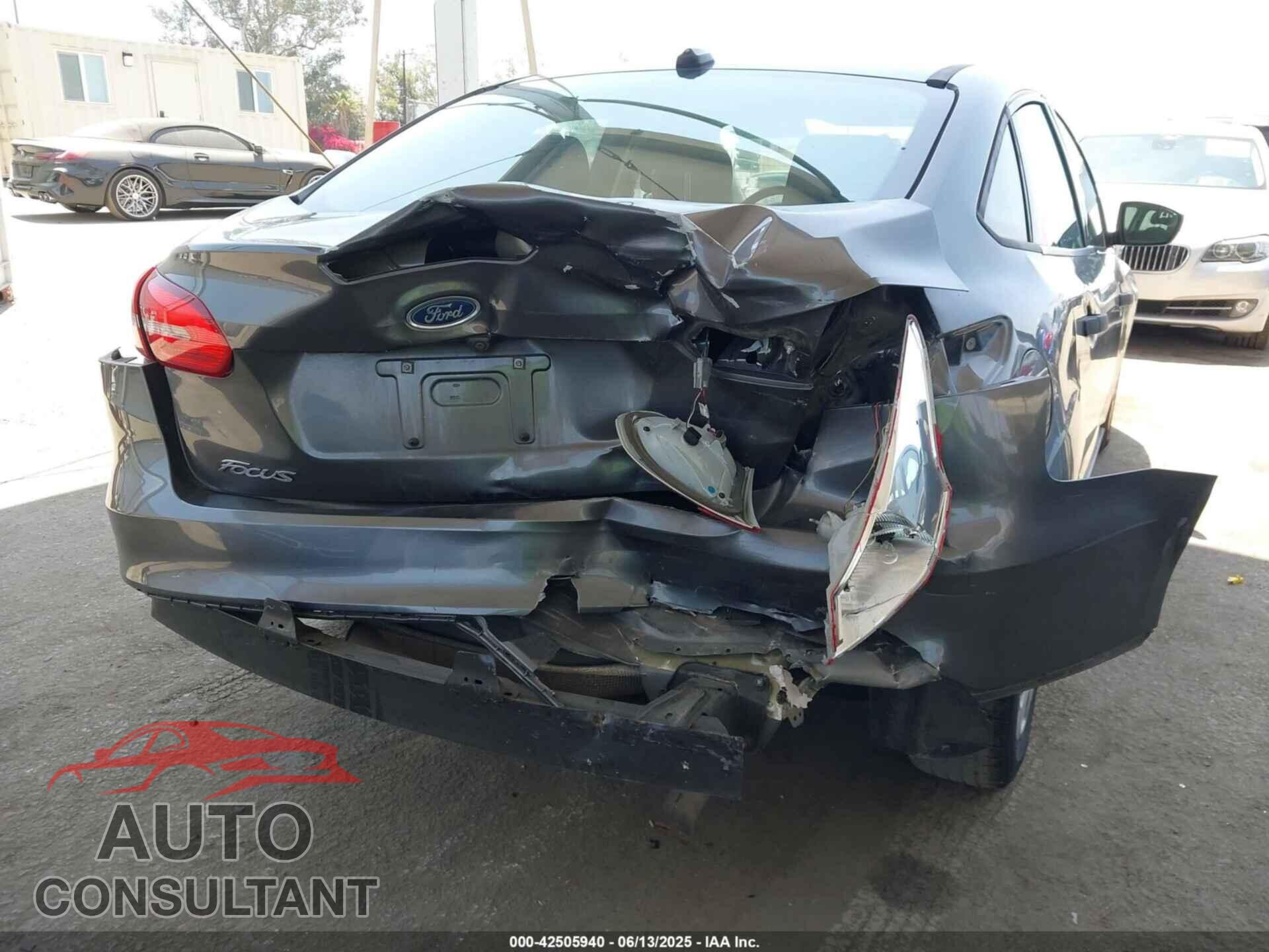 FORD FOCUS 2016 - 1FADP3E29GL208580