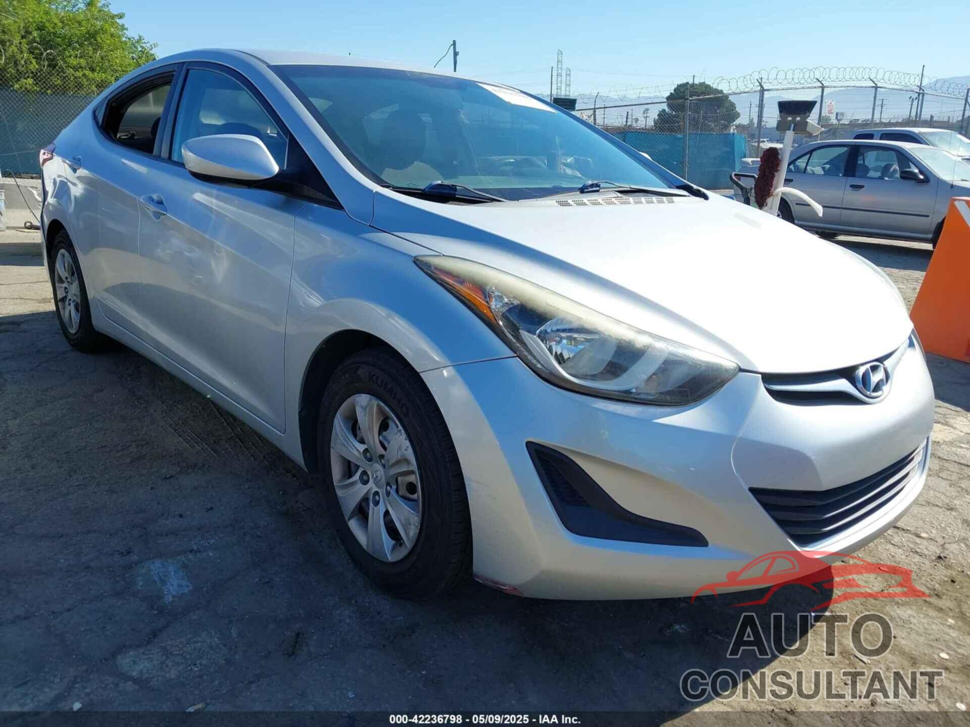 HYUNDAI ELANTRA 2016 - 5NPDH4AE2GH762500