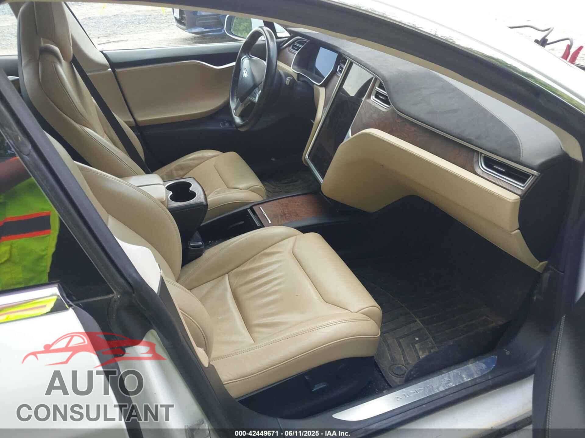 TESLA MODEL S 2017 - 5YJSA1E28HF199074
