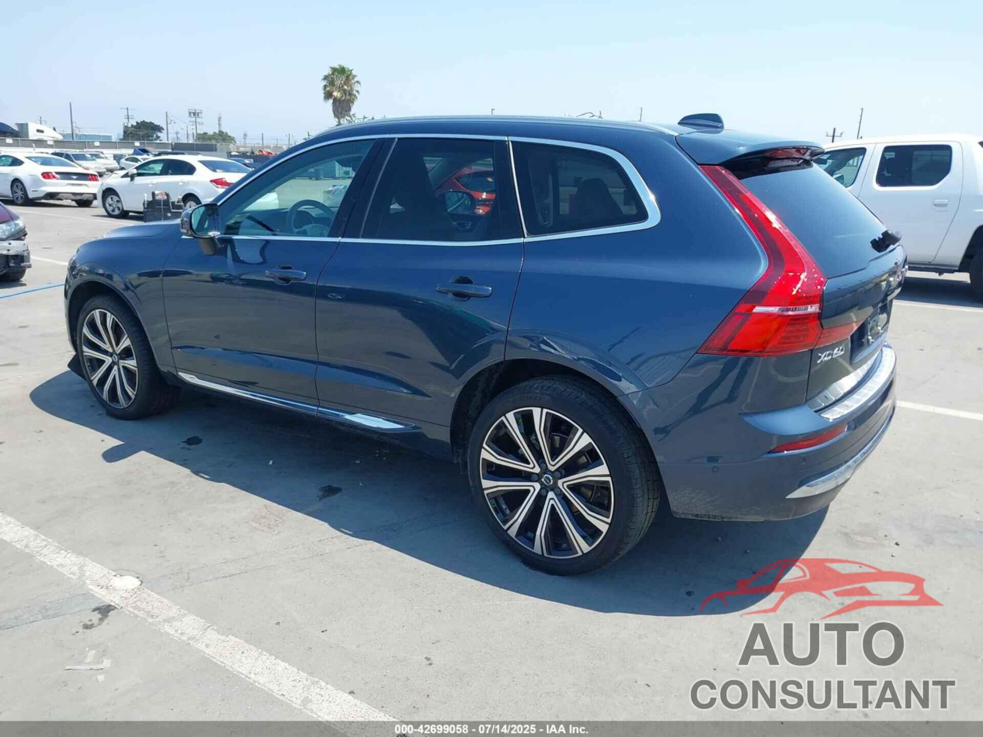 VOLVO XC60 2023 - YV4L12DA8P1226720