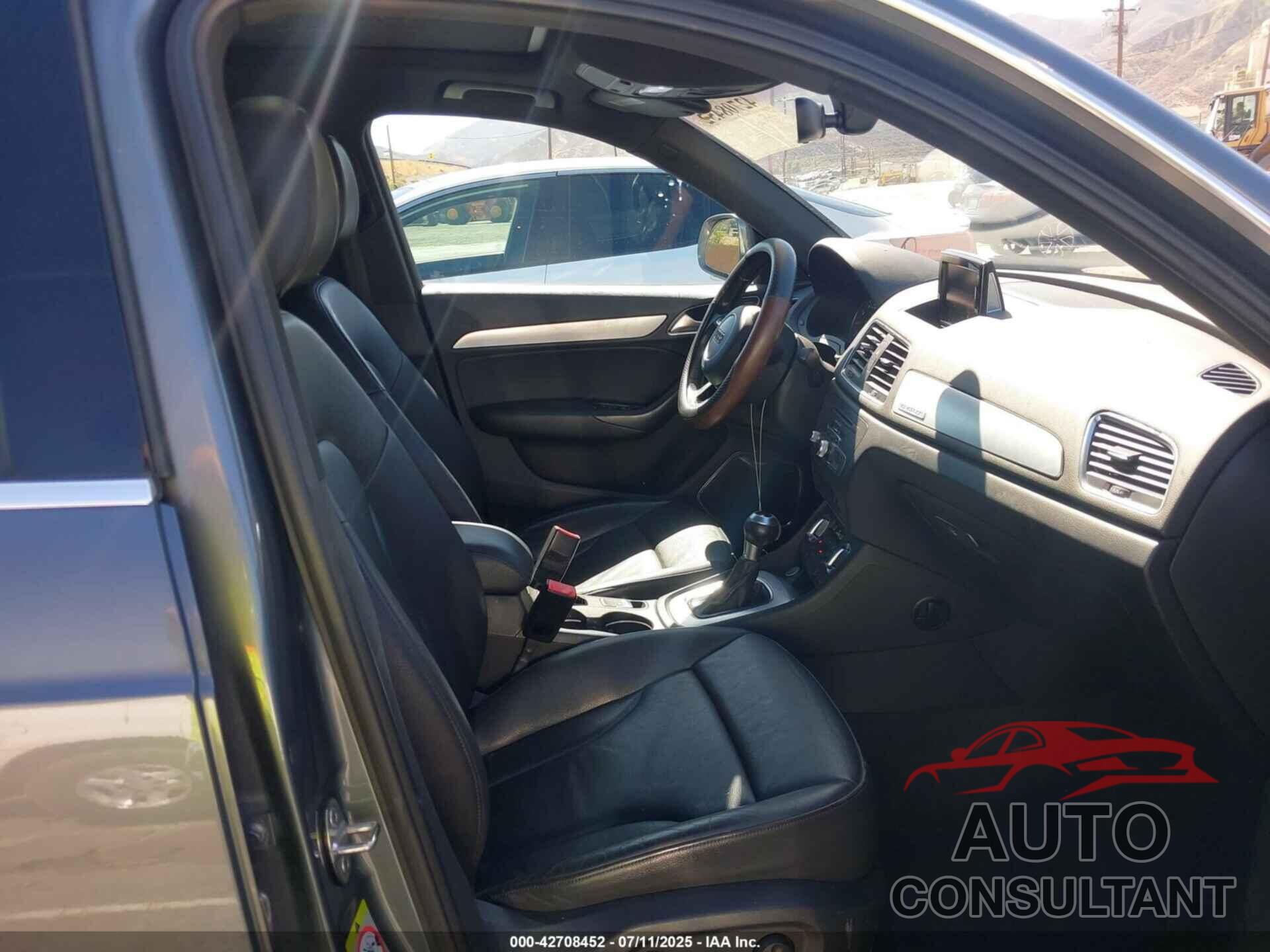 AUDI Q3 2015 - WA1GFCFSXFR014431