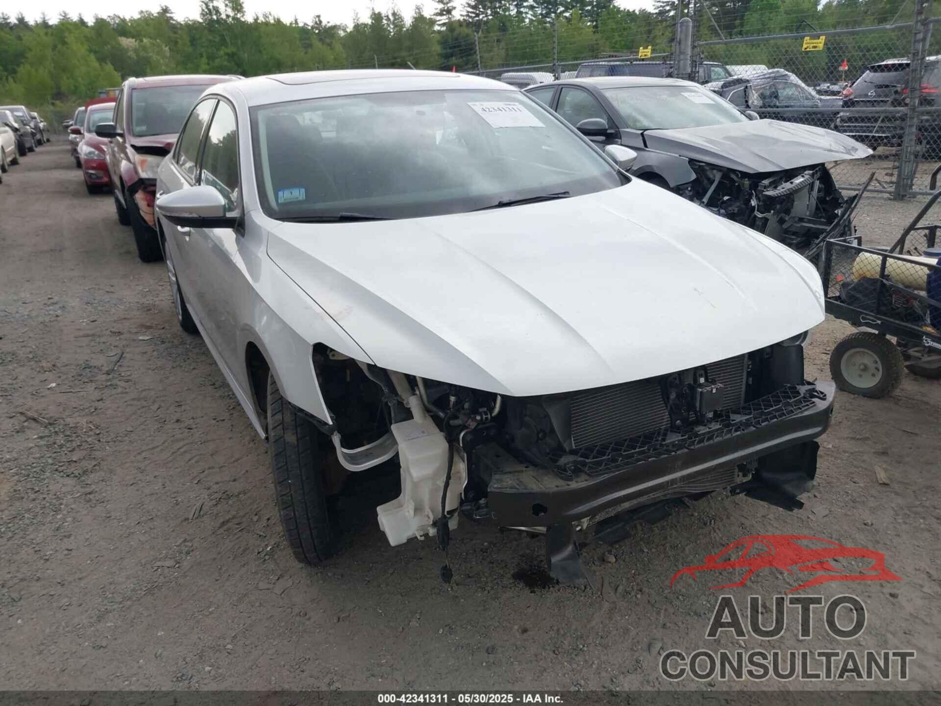 VOLKSWAGEN PASSAT 2019 - 1VWLA7A30KC002809
