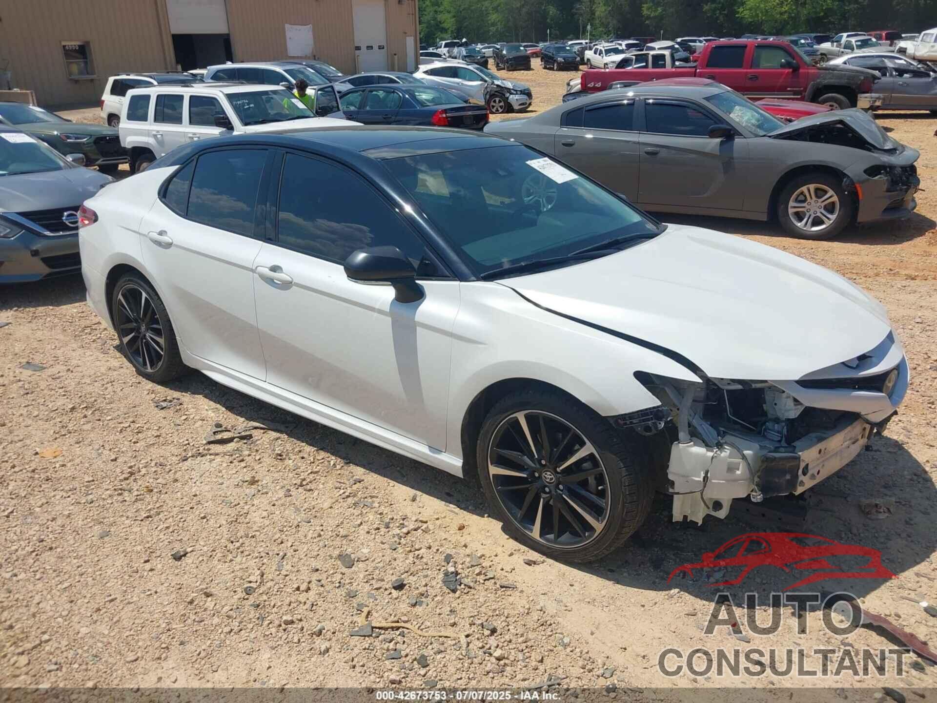 TOYOTA CAMRY 2018 - 4T1B61HK3JU155960