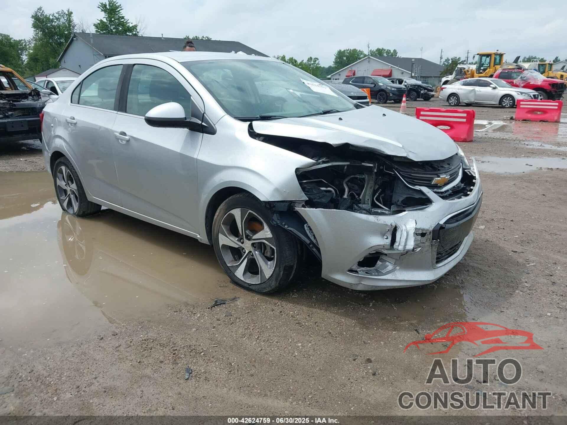 CHEVROLET SONIC 2018 - 1G1JF5SBXJ4136332