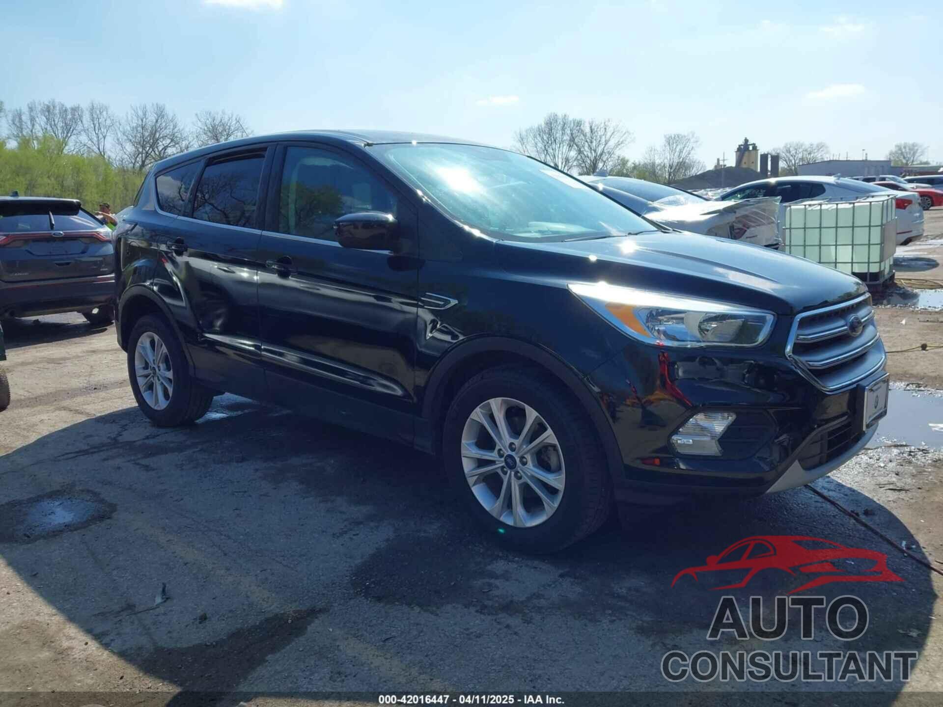 FORD ESCAPE 2017 - 1FMCU0GD3HUE07983