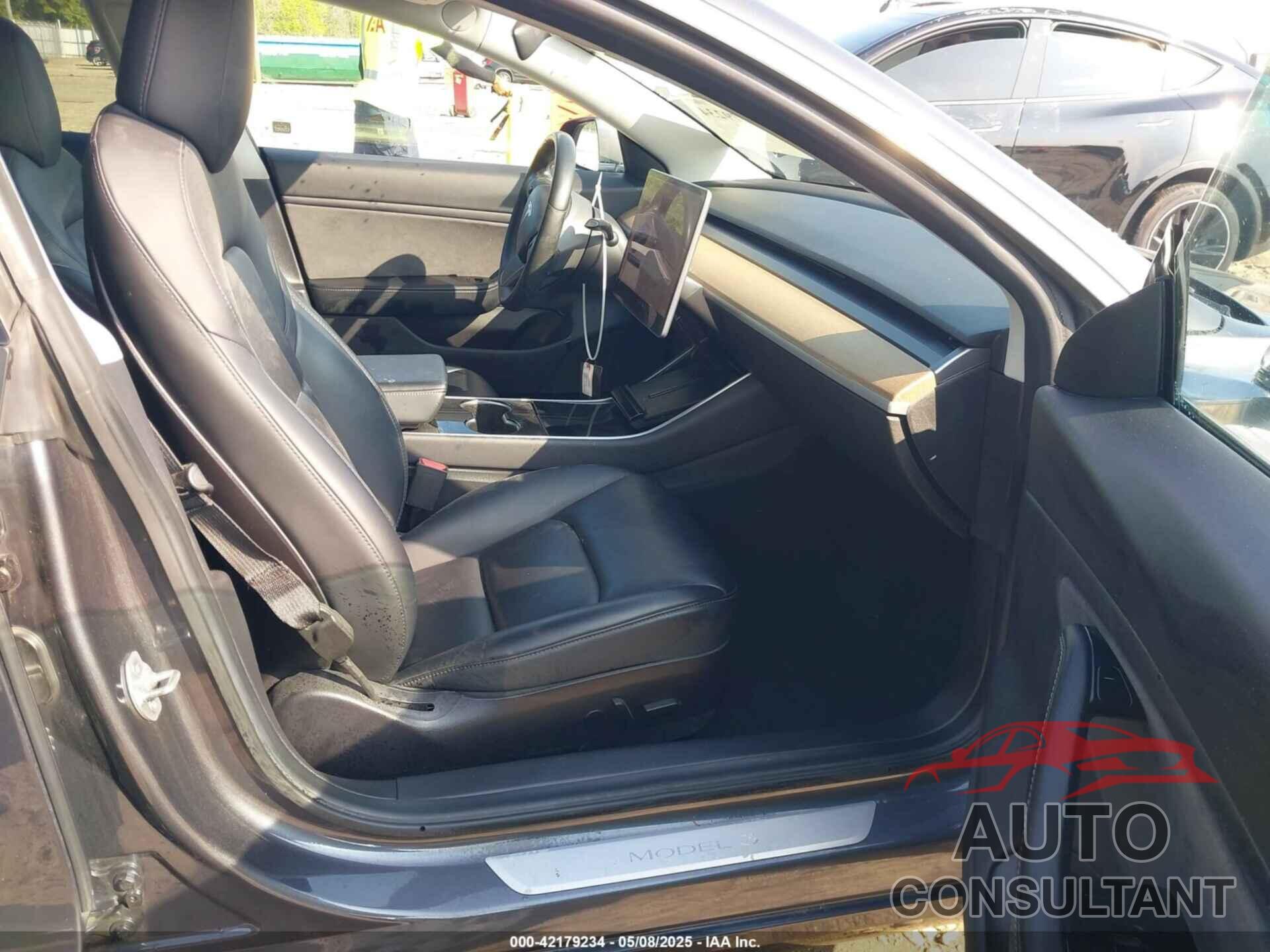 TESLA MODEL 3 2019 - 5YJ3E1EB6KF386474