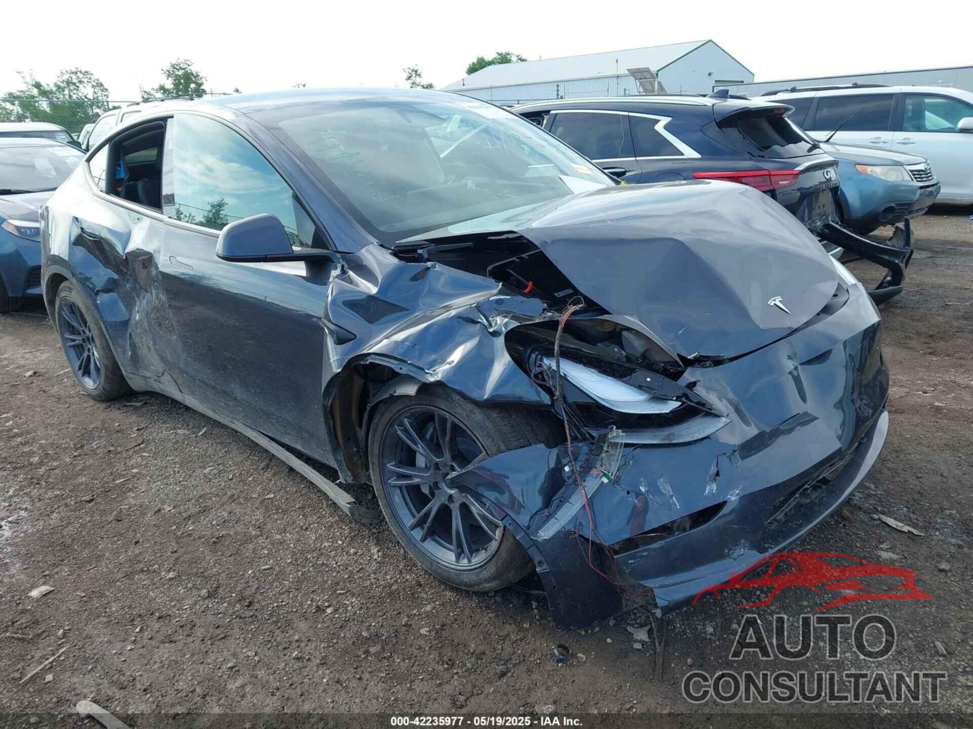 TESLA MODEL Y 2025 - 7SAYGAEE9SF287905