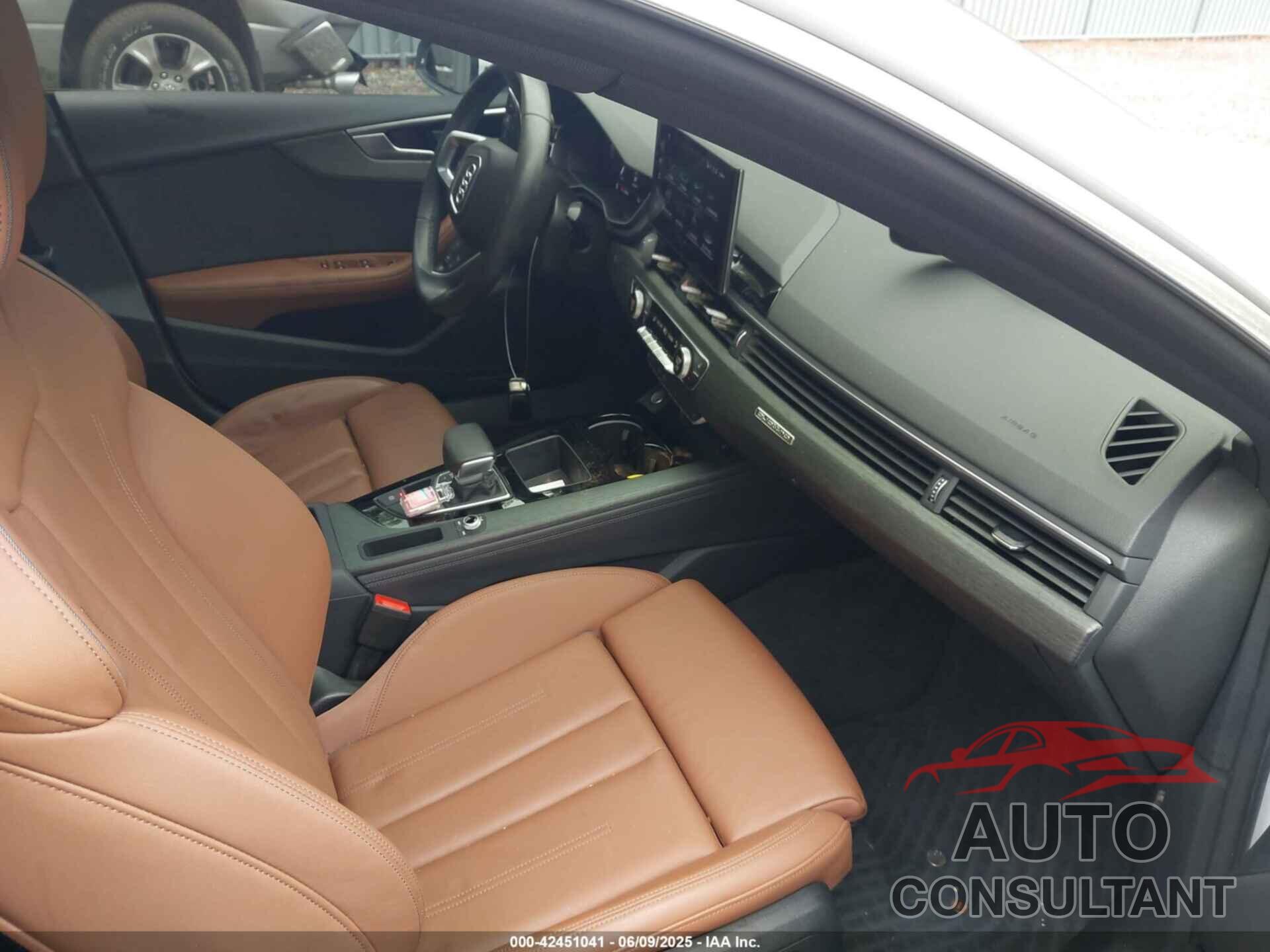 AUDI A5 SPORTBACK 2022 - WAUFACF53NA016364