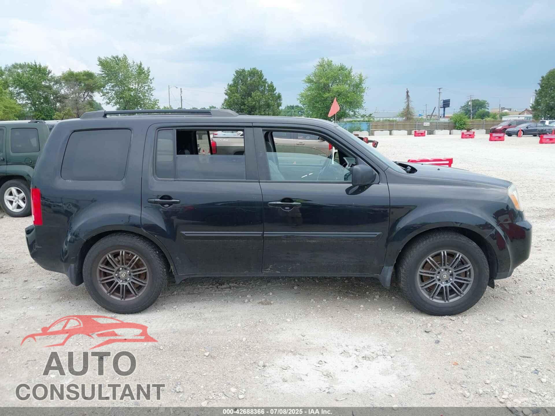 HONDA PILOT 2011 - 5FNYF4H61BB036589