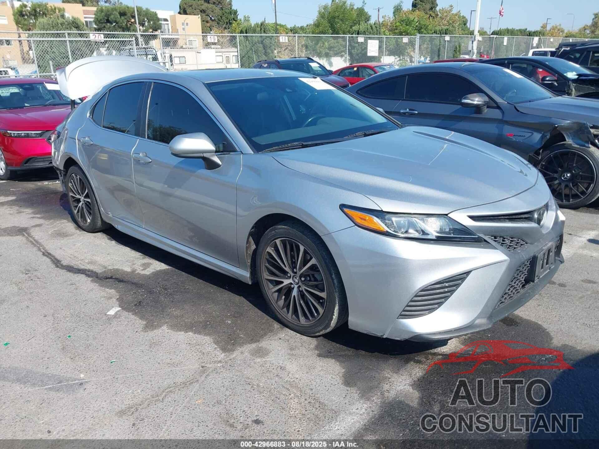 TOYOTA CAMRY 2019 - 4T1B11HK2KU180428