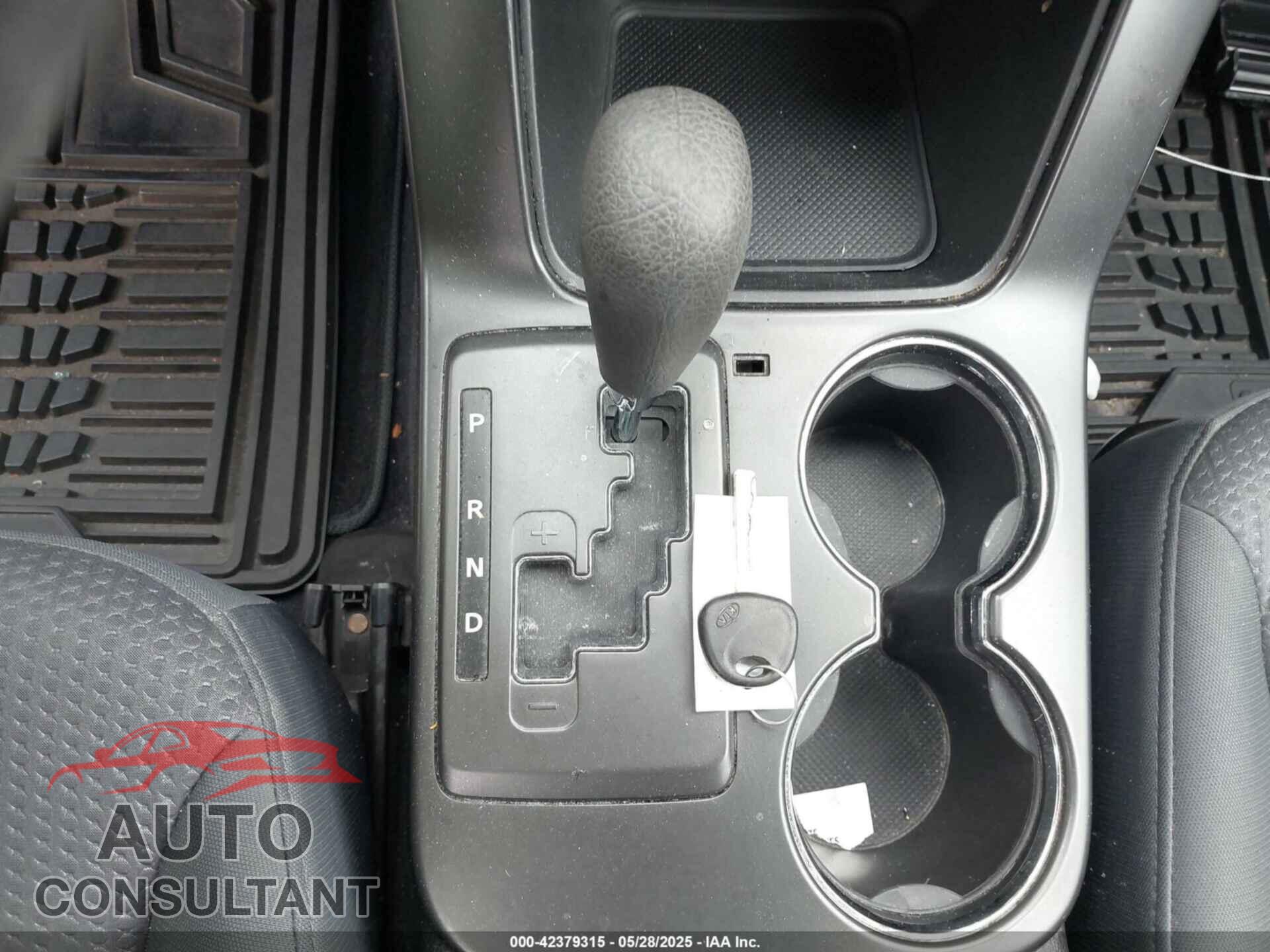 KIA SORENTO 2012 - 5XYKT3A17CG308564
