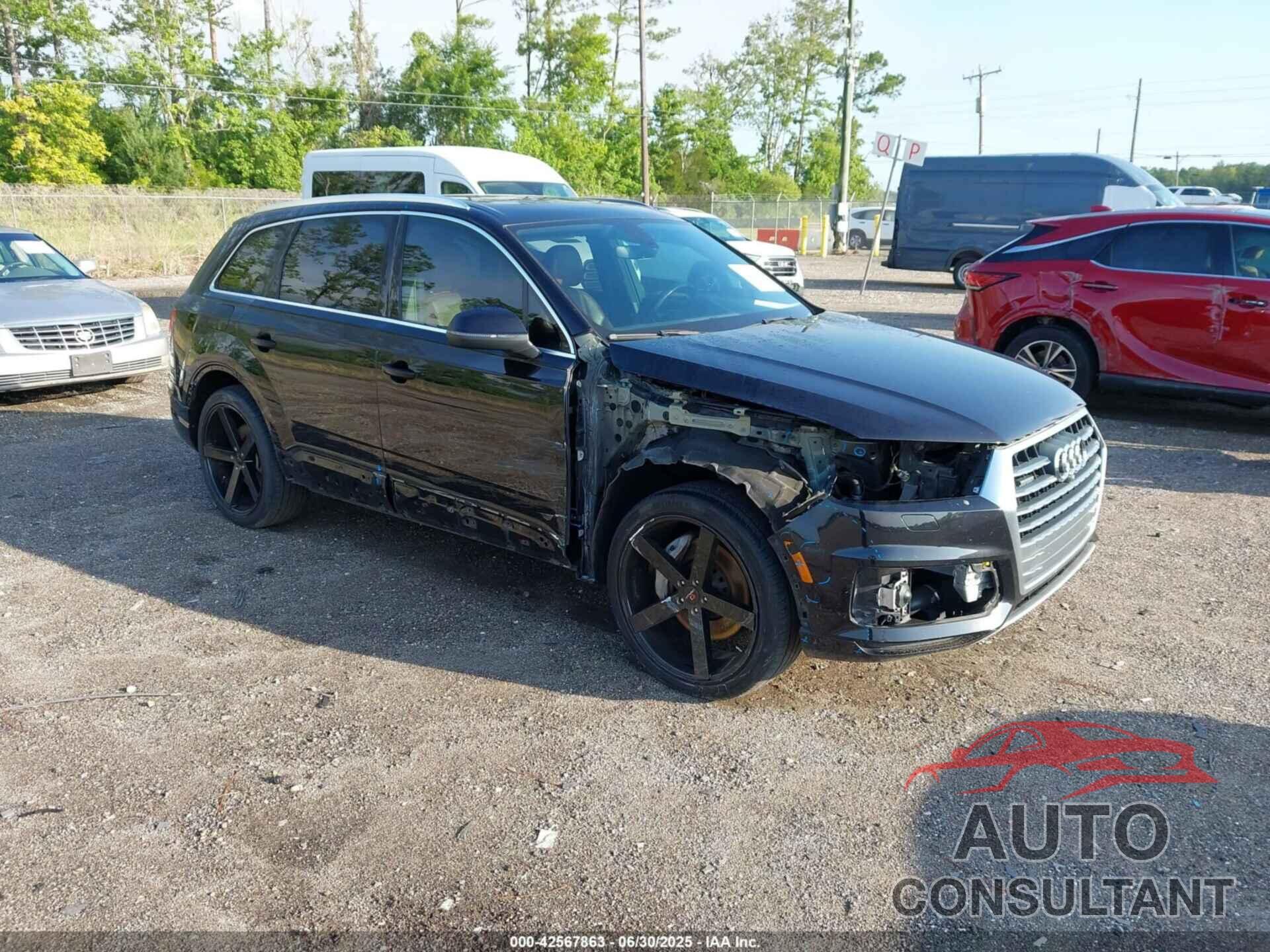 AUDI Q7 2018 - WA1LHAF70JD024688