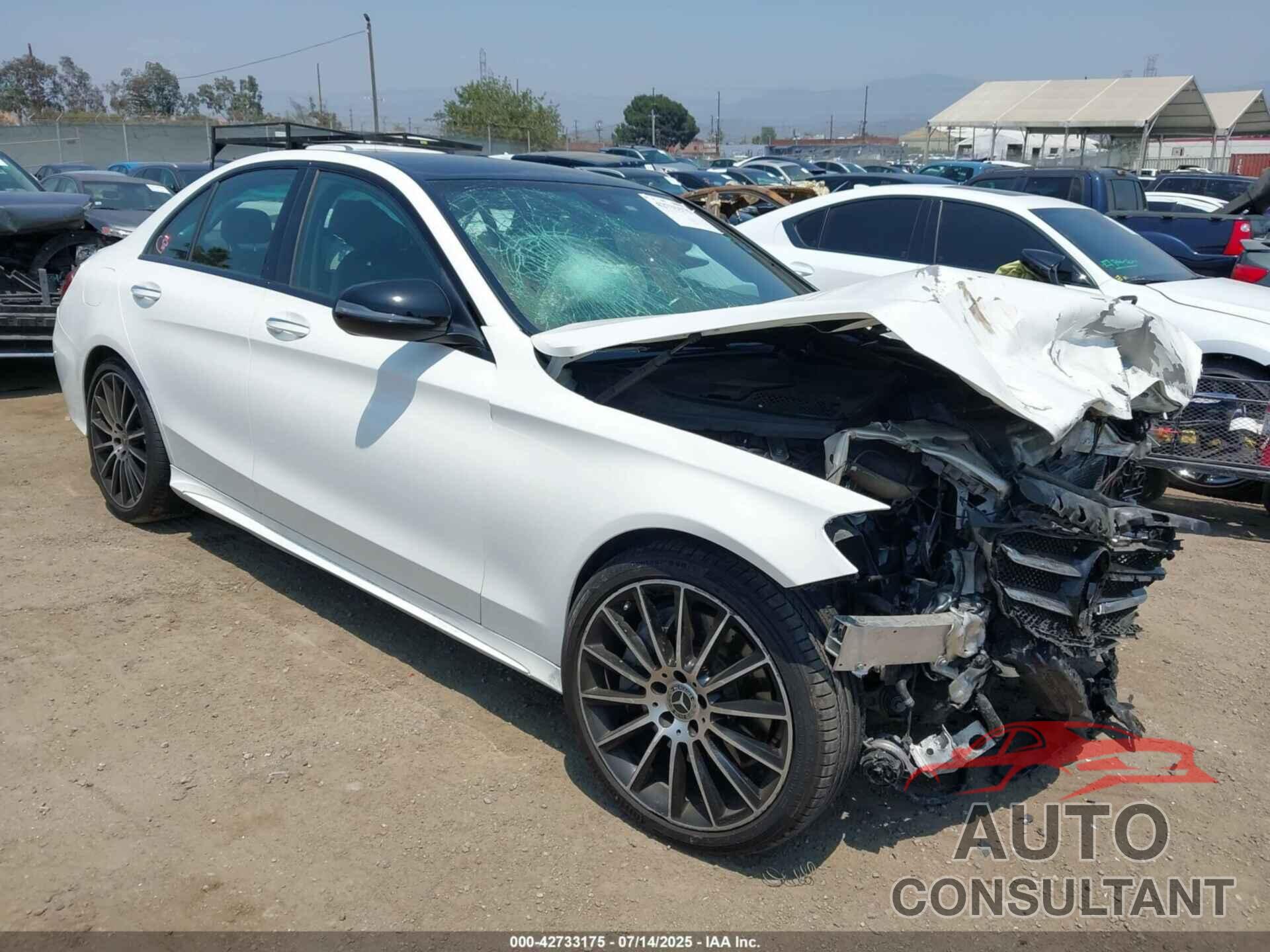 MERCEDES-BENZ C 300 2018 - 55SWF4JB3JU240242