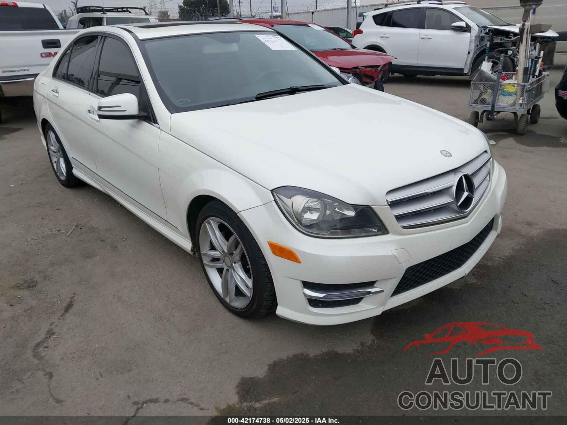 MERCEDES-BENZ C 250 2013 - WDDGF4HB0DA871710