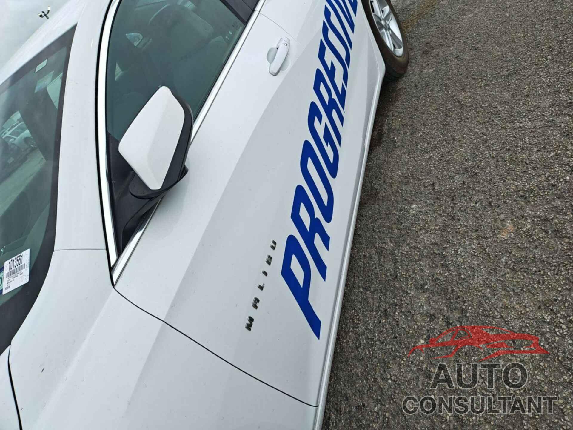 CHEVROLET MALIBU 2020 - 1G1ZC5ST7LF069734