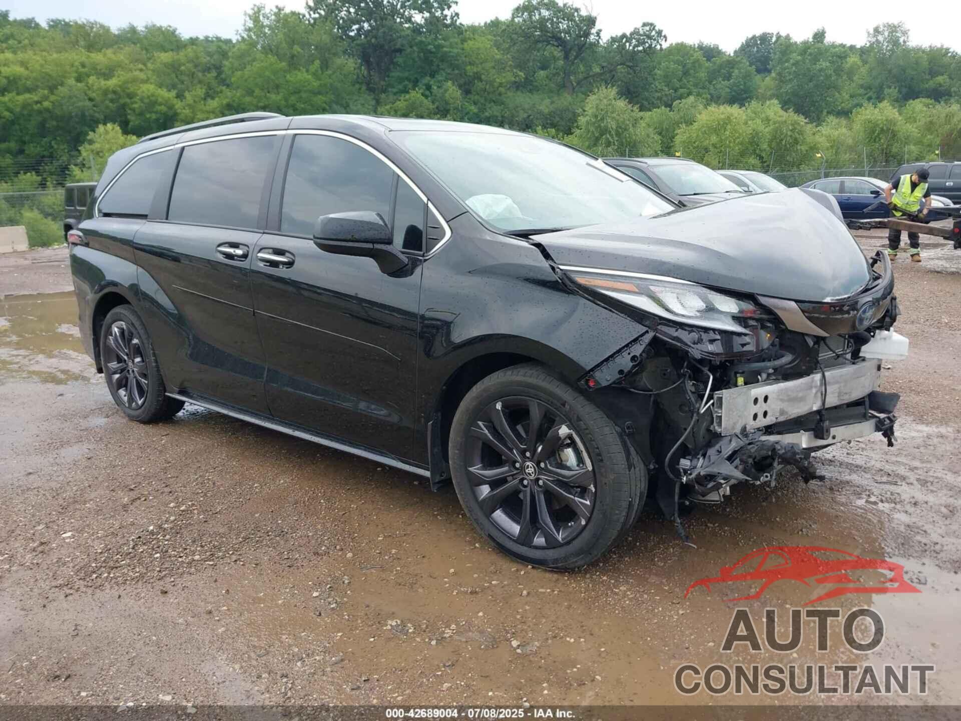 TOYOTA SIENNA 2024 - 5TDDRKECXRS200609