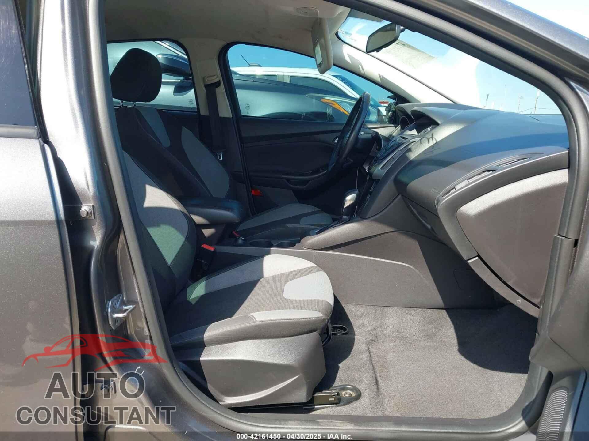 FORD FOCUS 2014 - 1FADP3K20EL349958