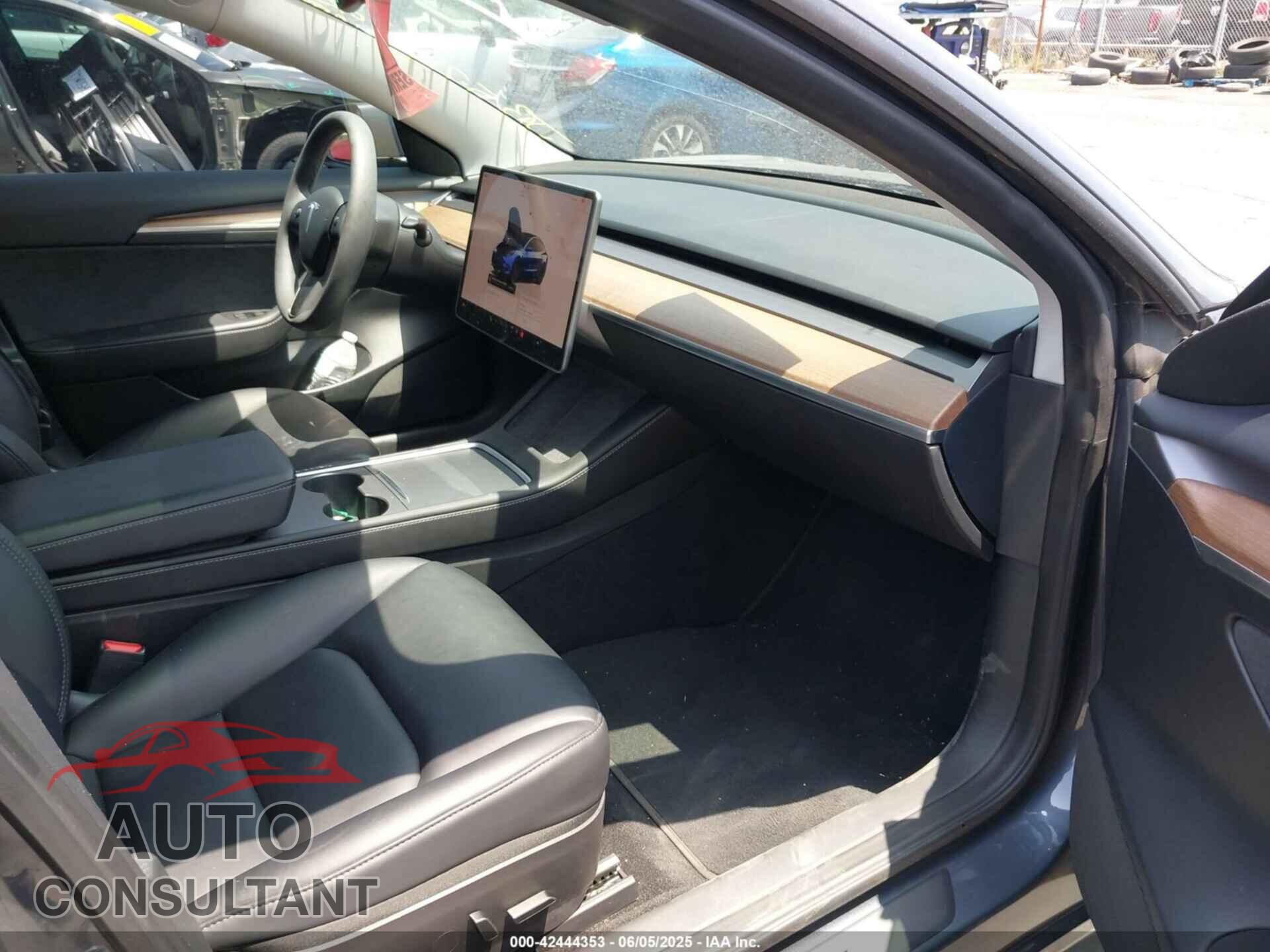 TESLA MODEL 3 2023 - 5YJ3E1EC1PF706557