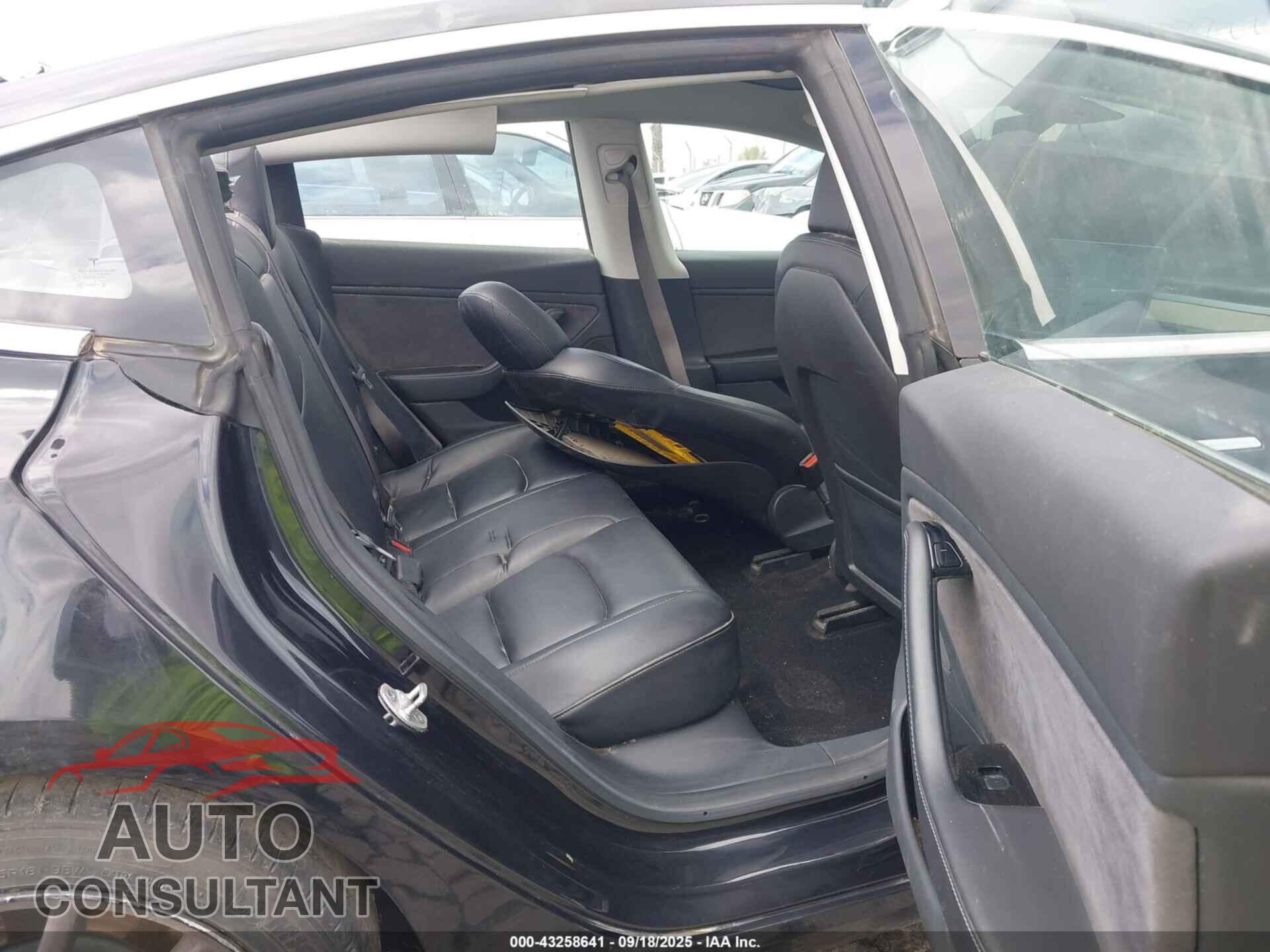 TESLA MODEL 3 2018 - 5YJ3E1EA4JF070268