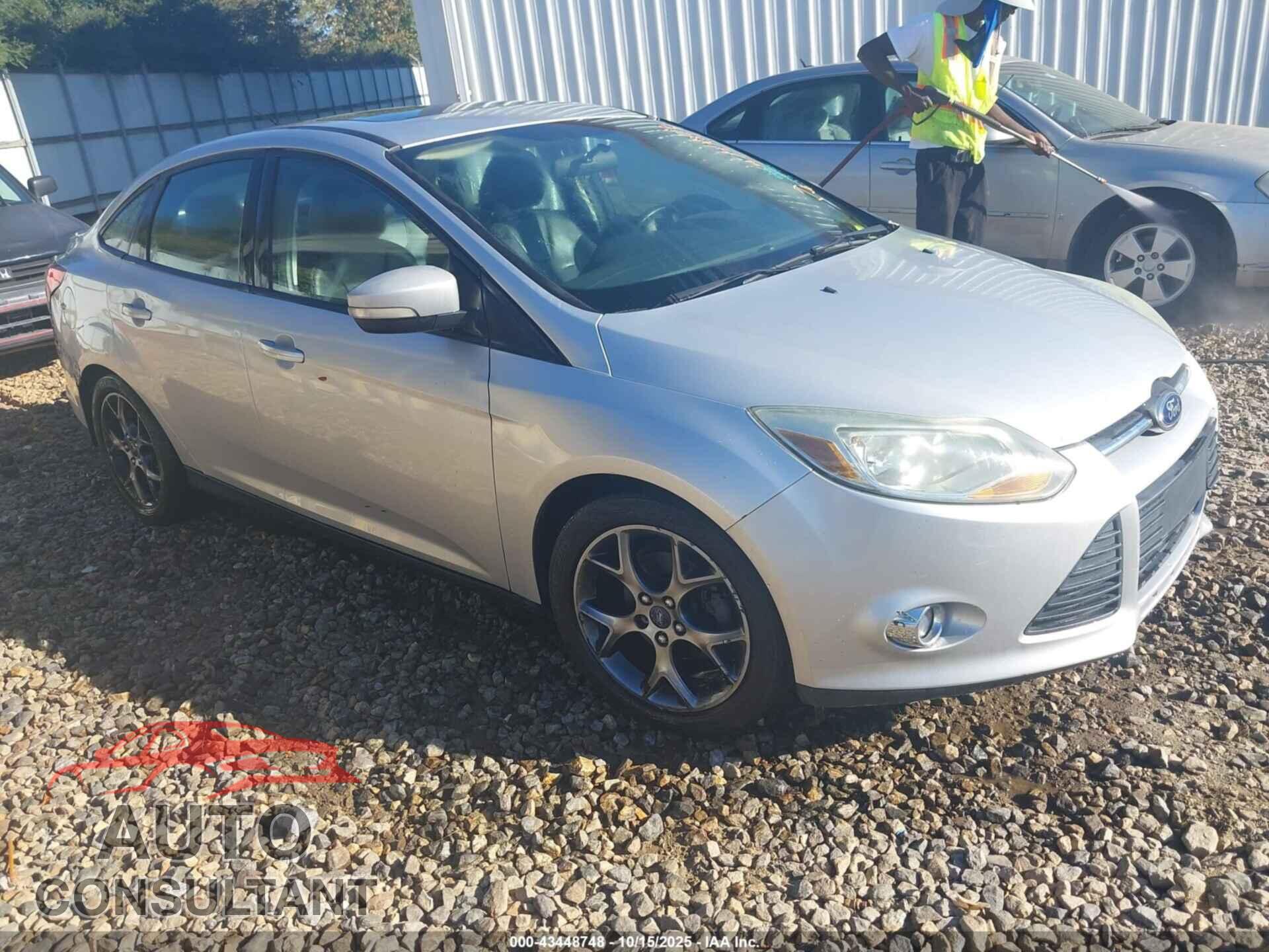 FORD FOCUS 2014 - 1FADP3F25EL417195