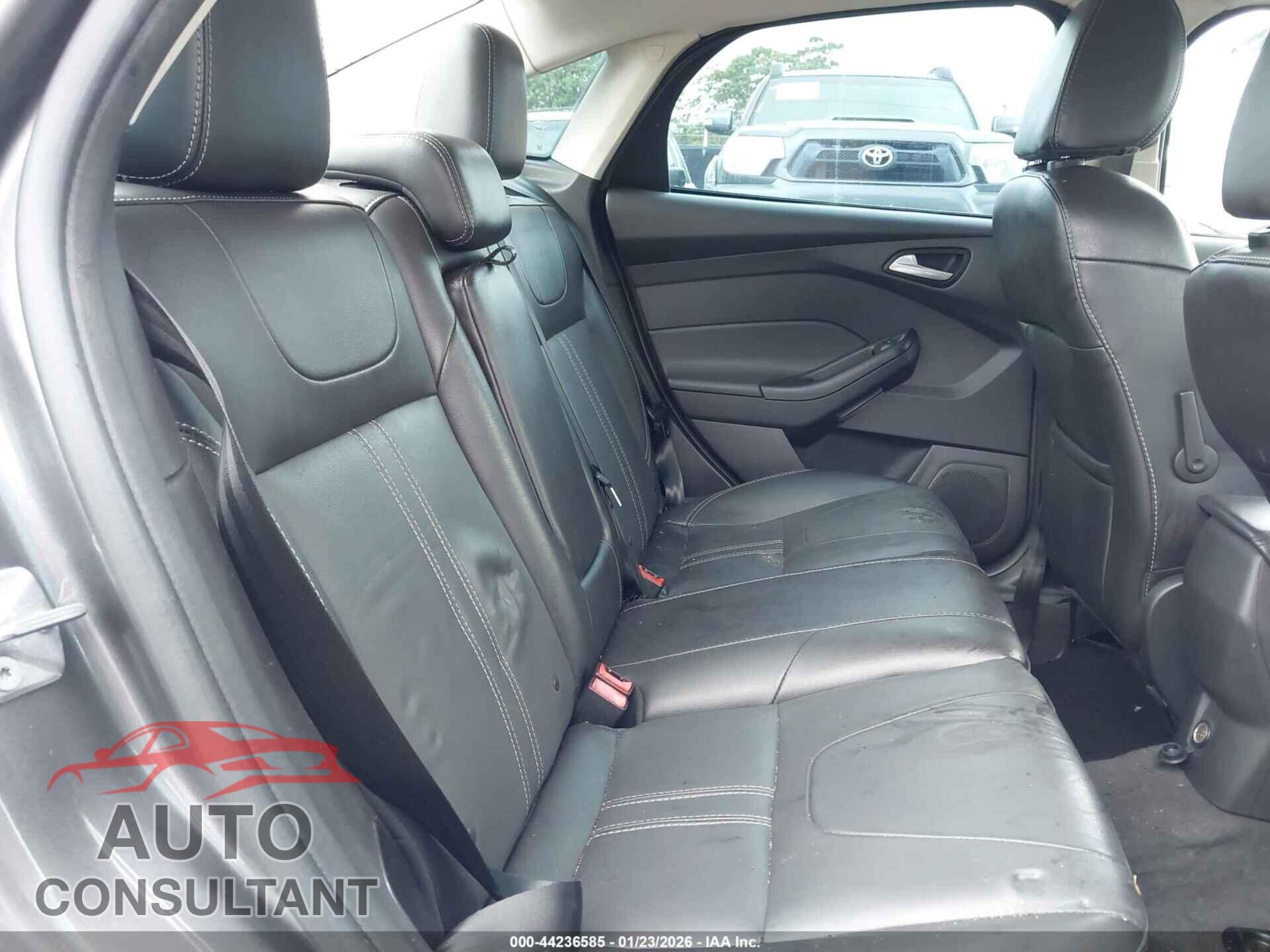 FORD FOCUS 2014 - 1FADP3F27EL298386