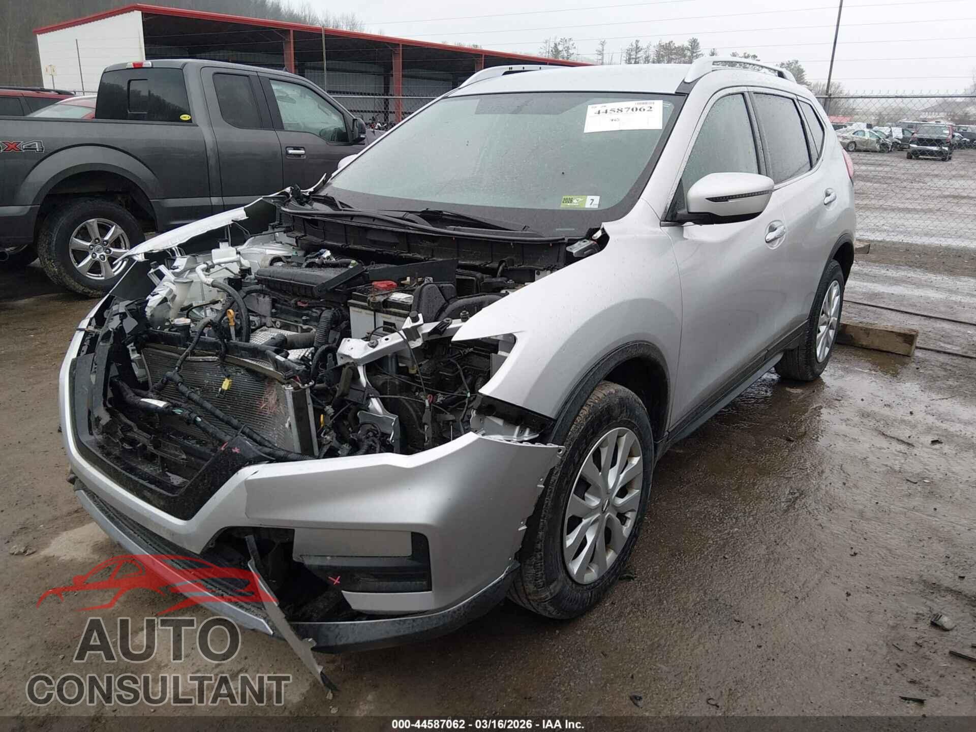 NISSAN ROGUE 2017 - KNMAT2MVXHP545672