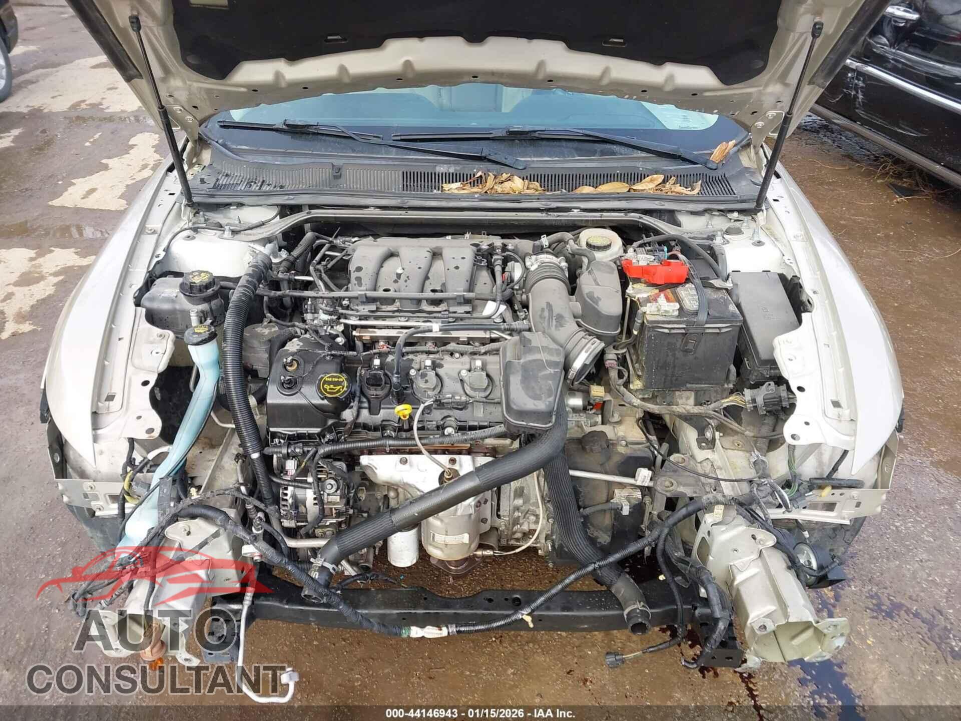 FORD TAURUS 2017 - 1FAHP2E86HG117535