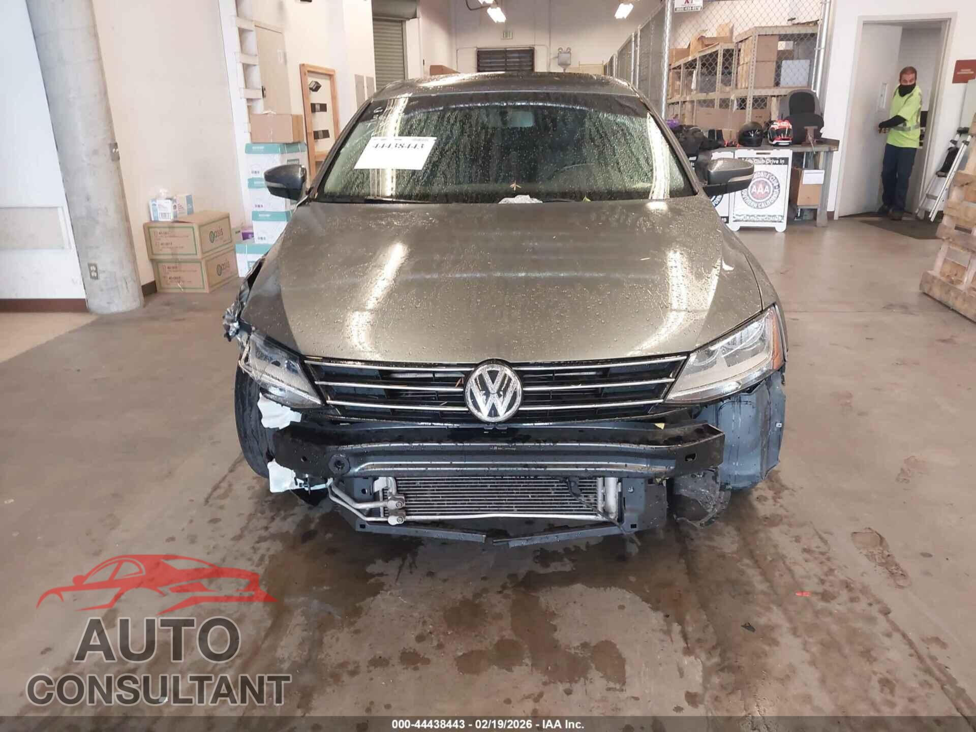 VOLKSWAGEN JETTA 2017 - 3VWDB7AJ9HM412385