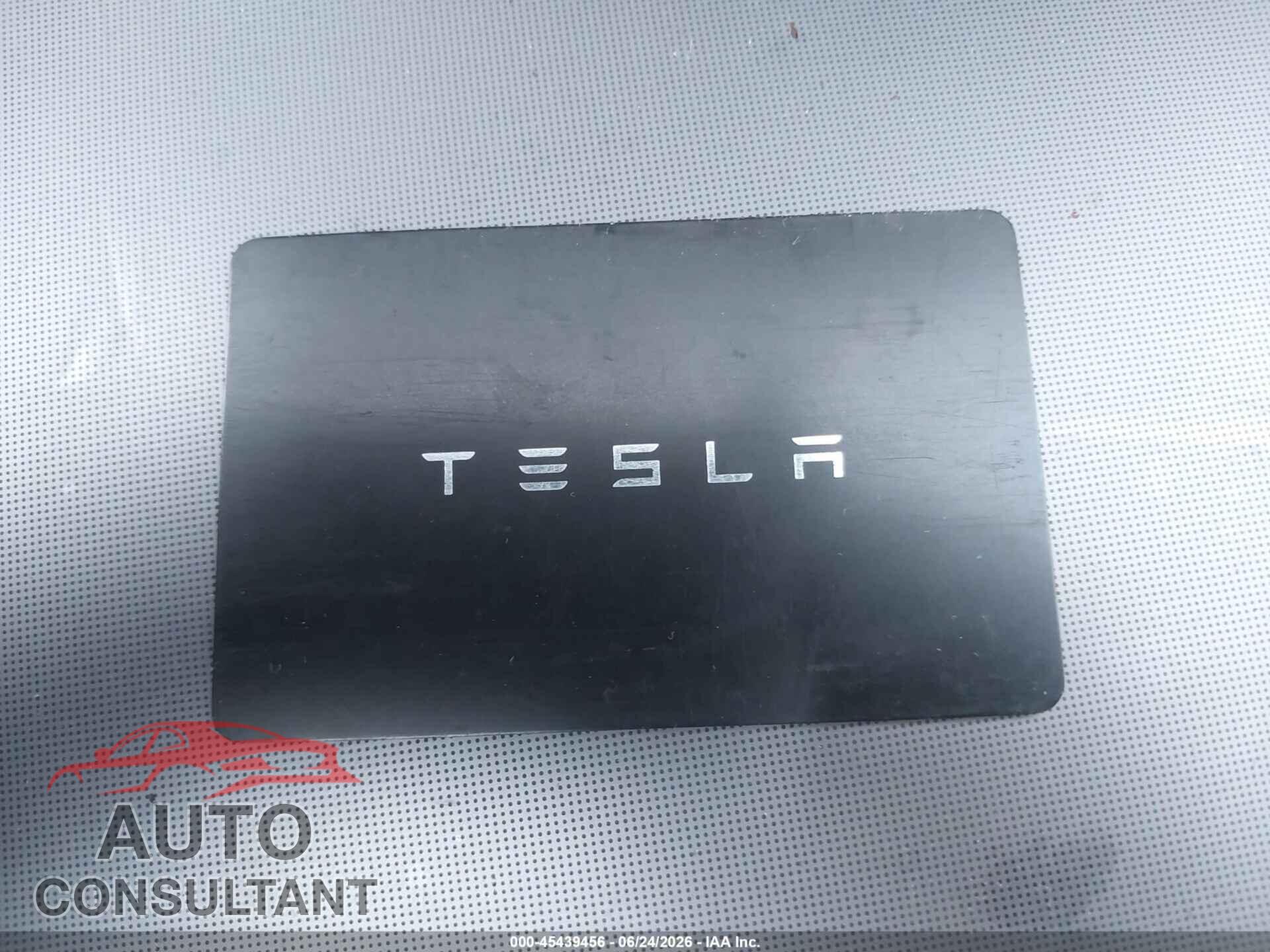 TESLA MODEL 3 2024 - 5YJ3E1EB4RF721886