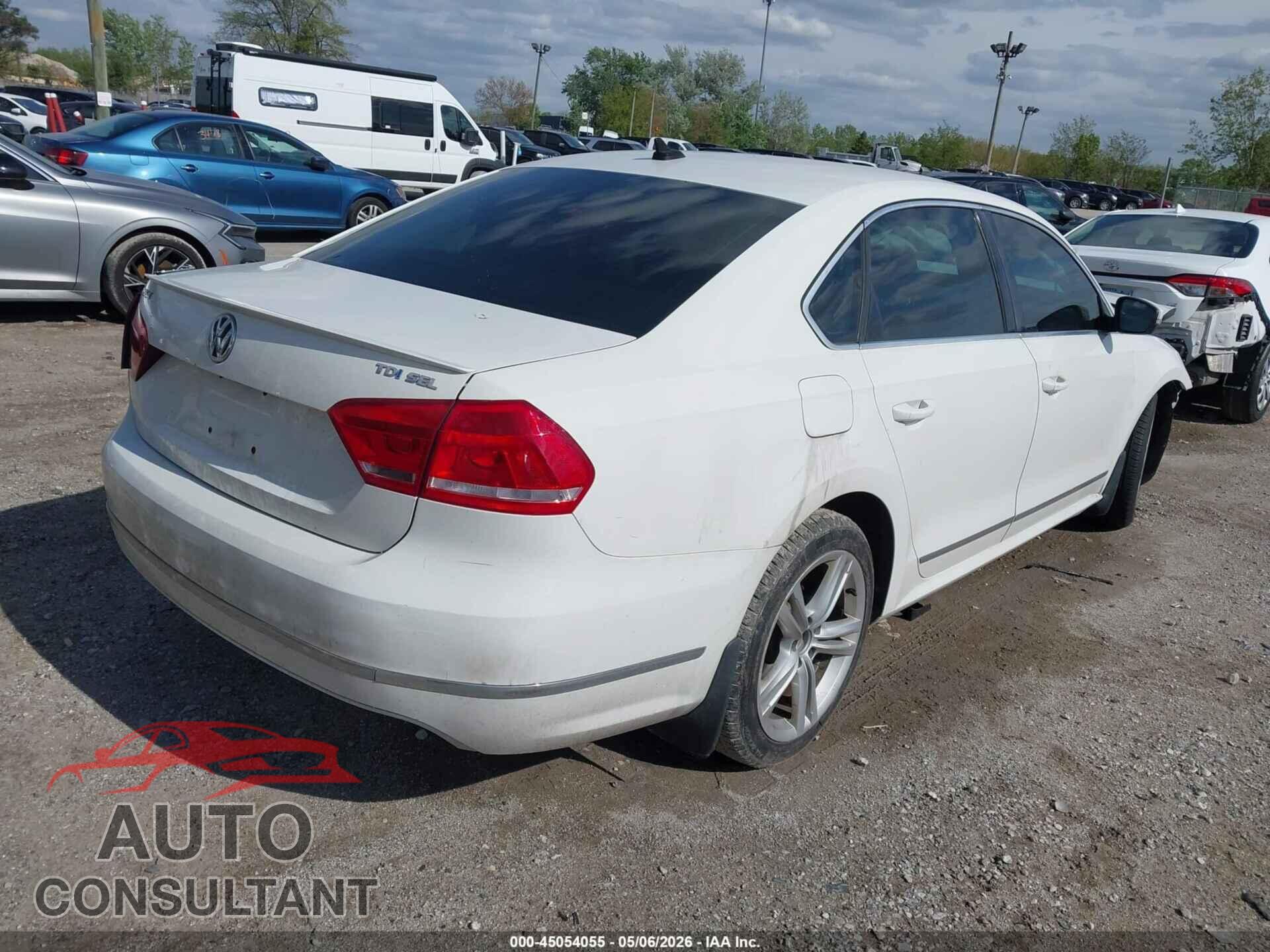 VOLKSWAGEN PASSAT 2013 - 1VWCN7A31DC108564