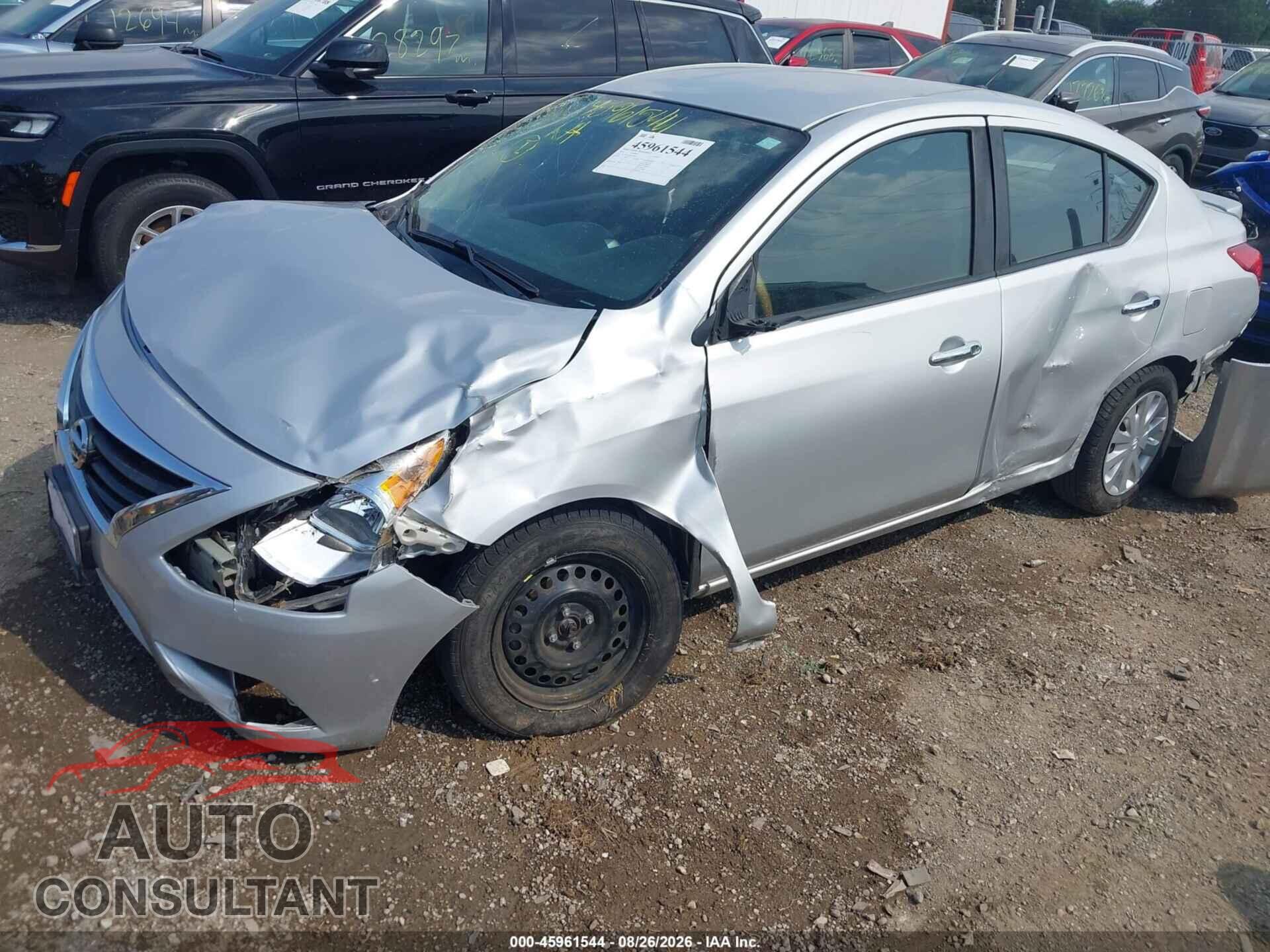 NISSAN VERSA 2019 - 3N1CN7AP3KL843069