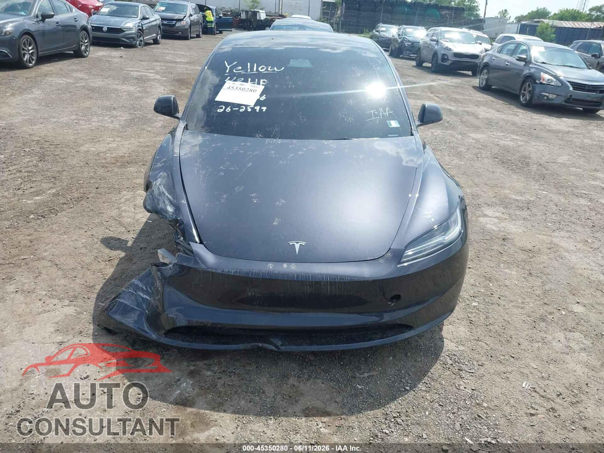 TESLA MODEL 3 2024 - 5YJ3E1EA8RF826454