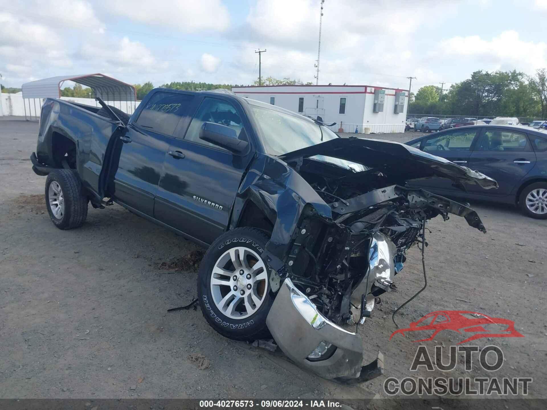 CHEVROLET SILVERADO 1500 2018 - 1GCUKREC1JF146487