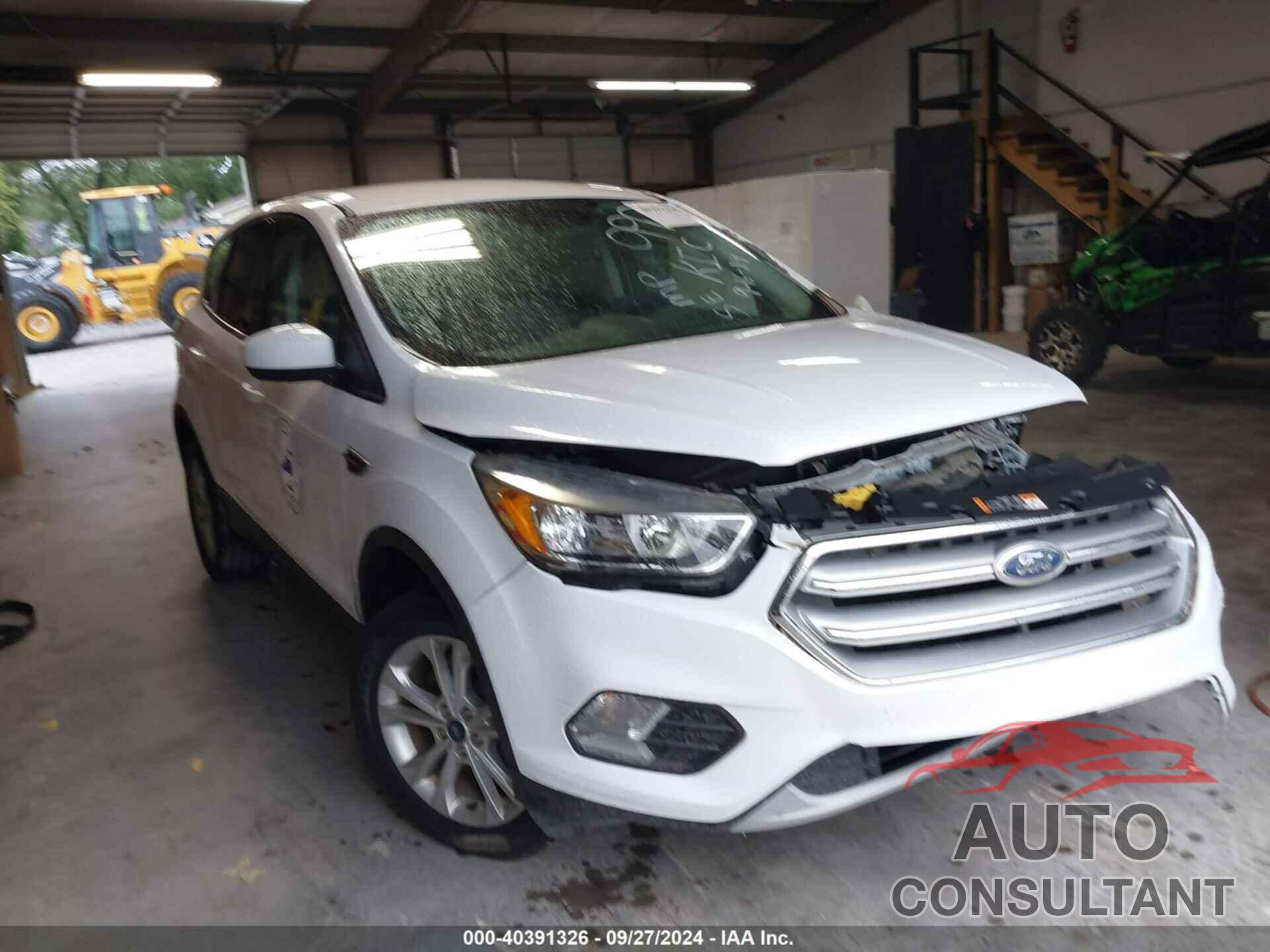FORD ESCAPE 2017 - 1FMCU9GD8HUB82626