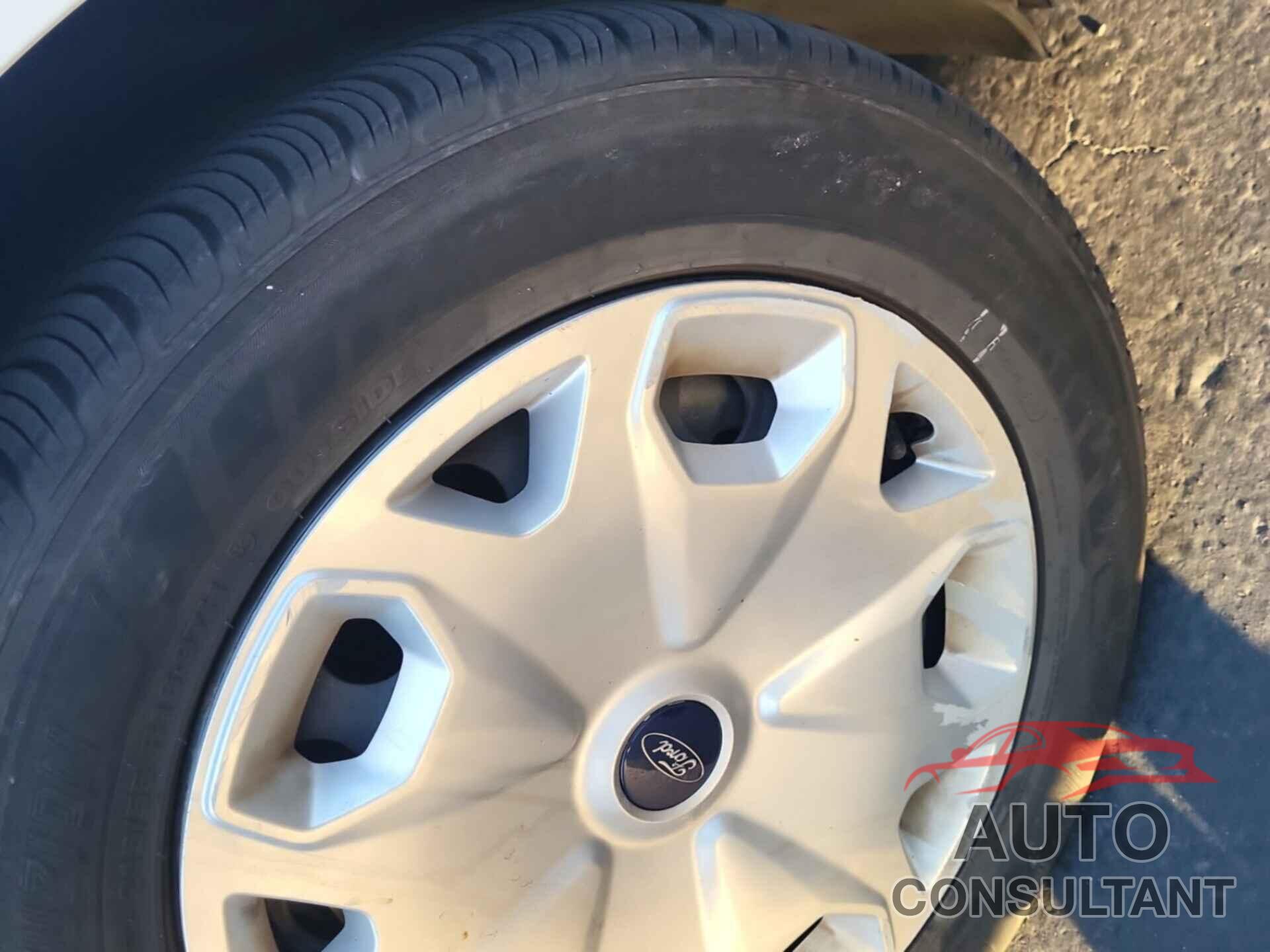 FORD TRANSIT CONNECT 2017 - NM0LS7E72H1329968