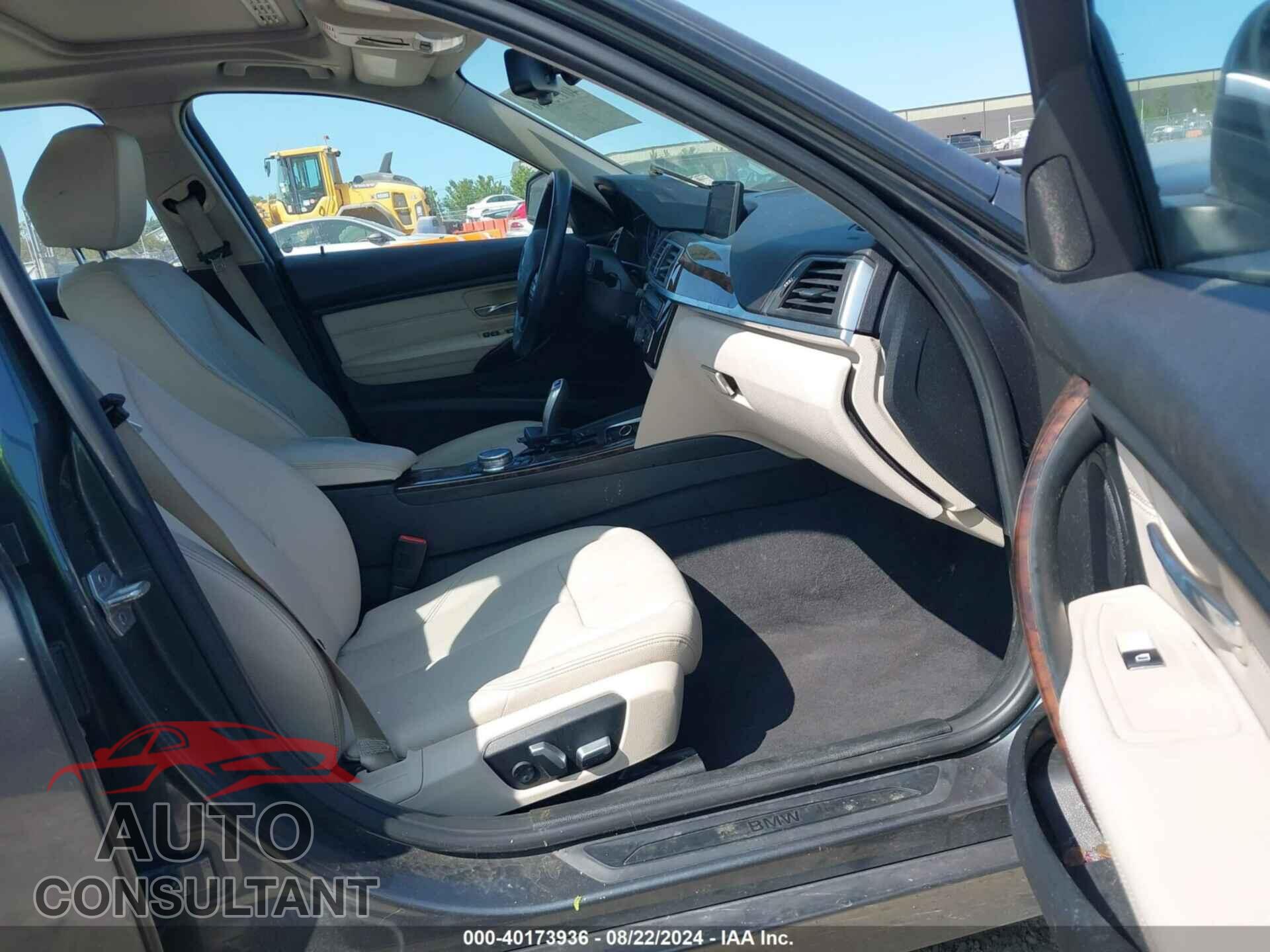 BMW 320I 2016 - WBA8E5G59GNU20224