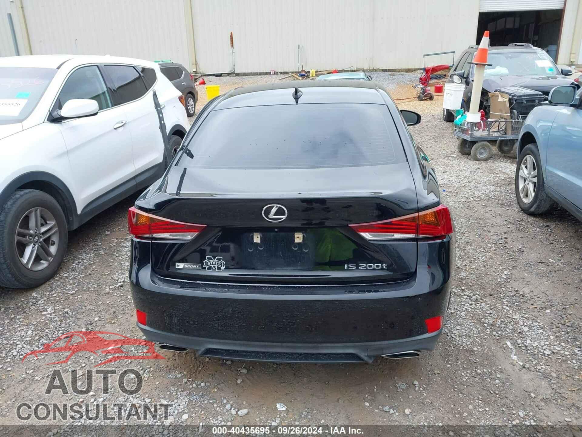 LEXUS IS 2017 - JTHBA1D23H5049732