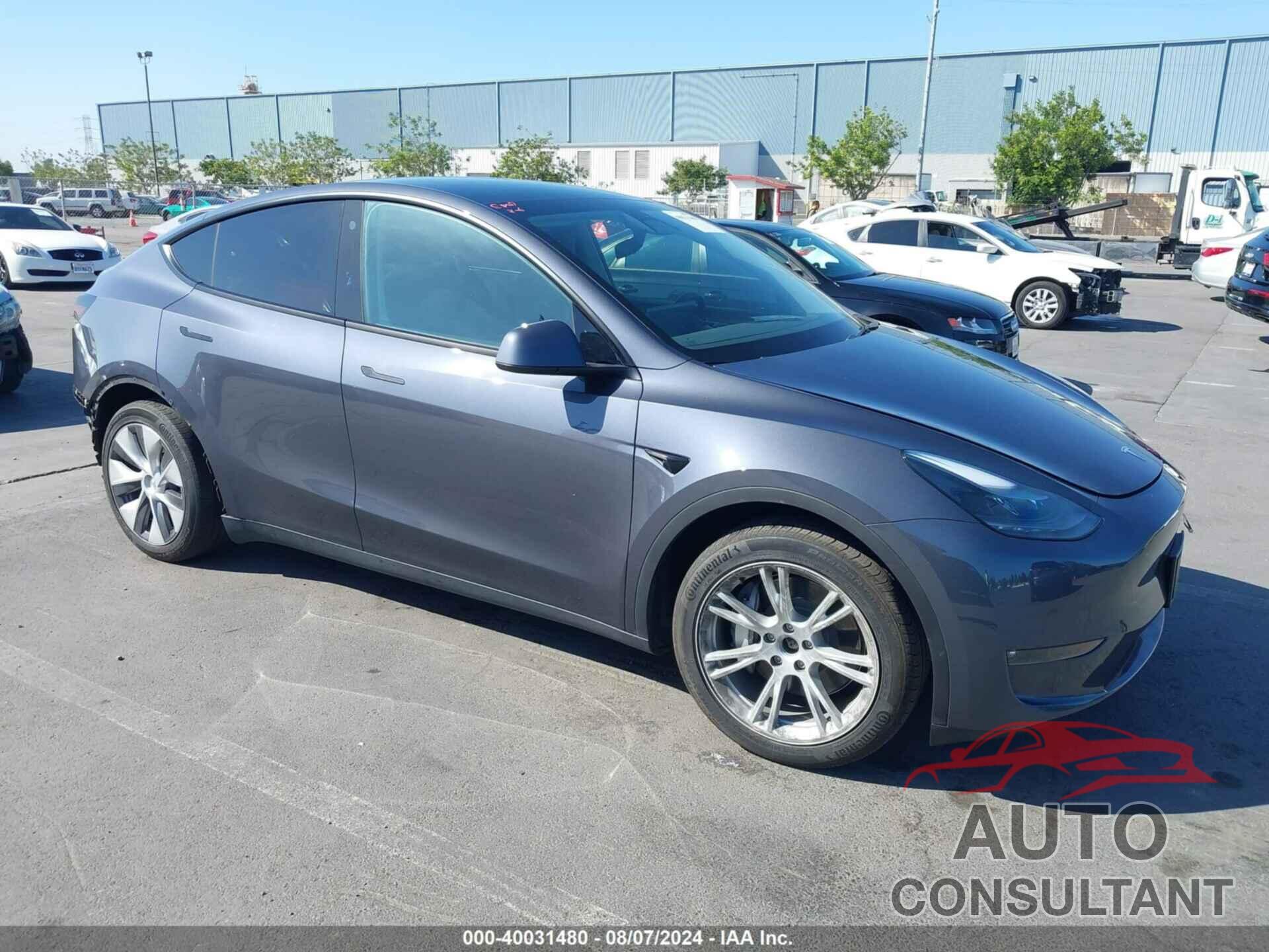 TESLA MODEL Y 2023 - 7SAYGAEE9PF738841