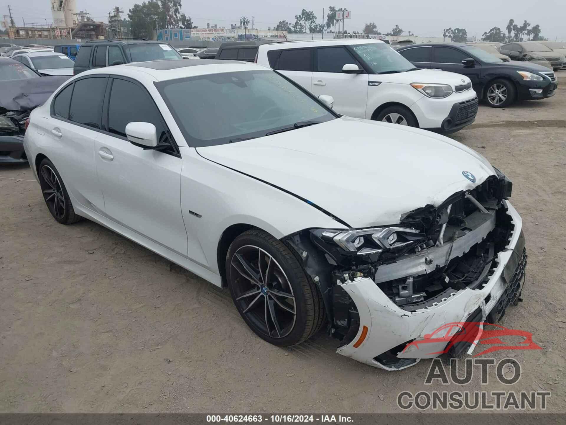 BMW 3 SERIES 2023 - 3MW39FF04P8C87627