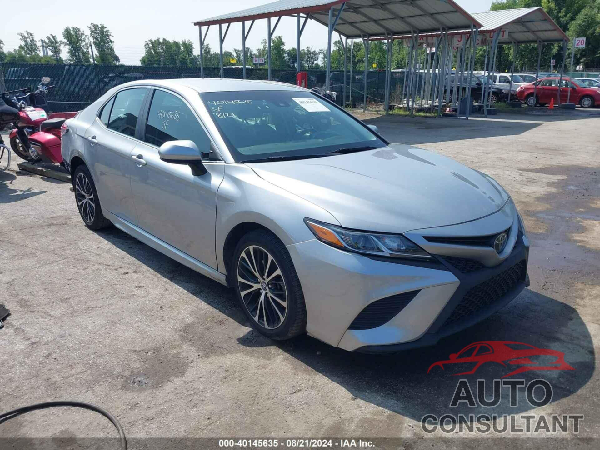 TOYOTA CAMRY 2018 - 4T1B11HK2JU097354