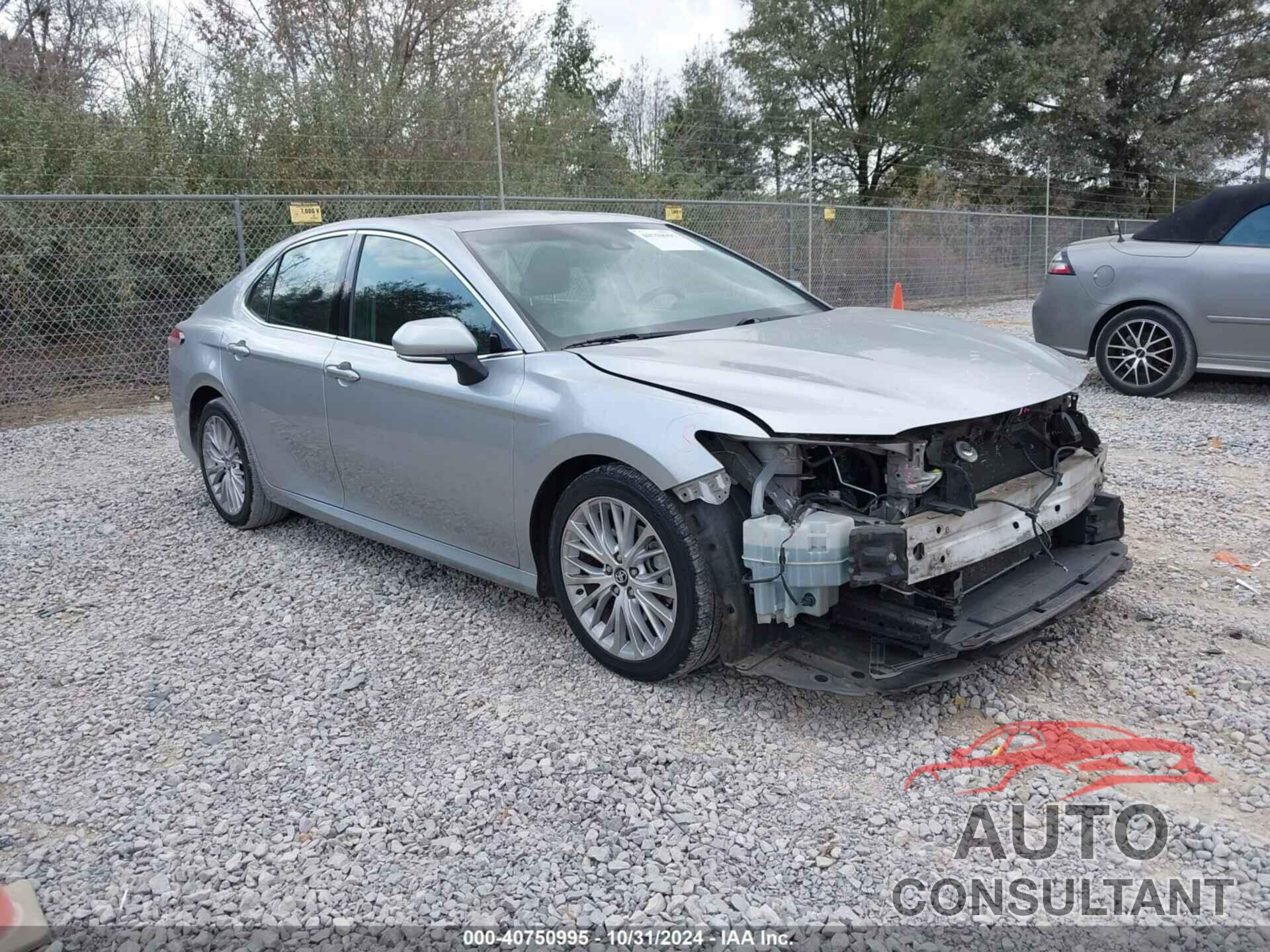 TOYOTA CAMRY 2018 - 4T1B11HK7JU009754