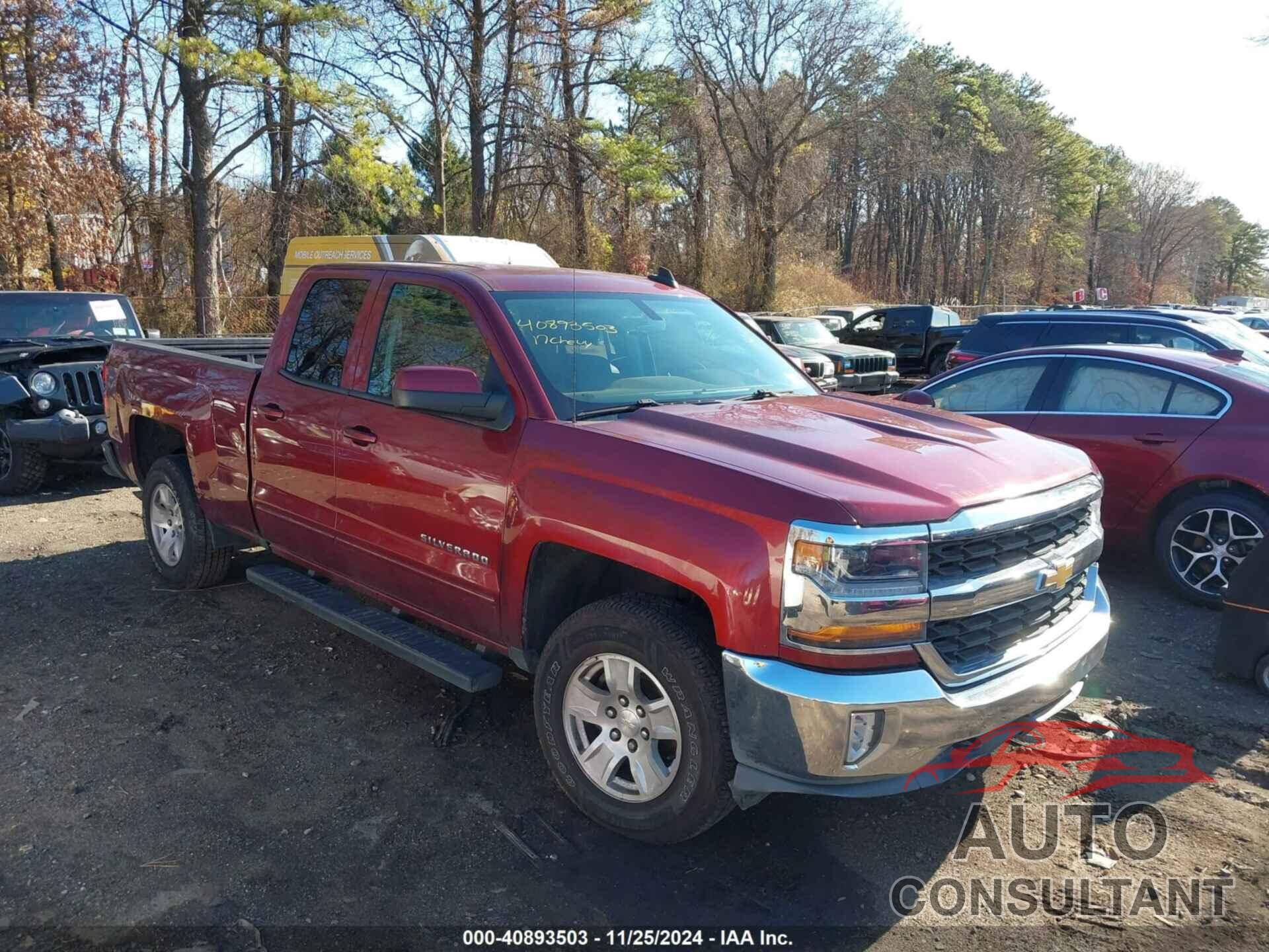 CHEVROLET SILVERADO 1500 2017 - 1GCVKREC8HZ311934
