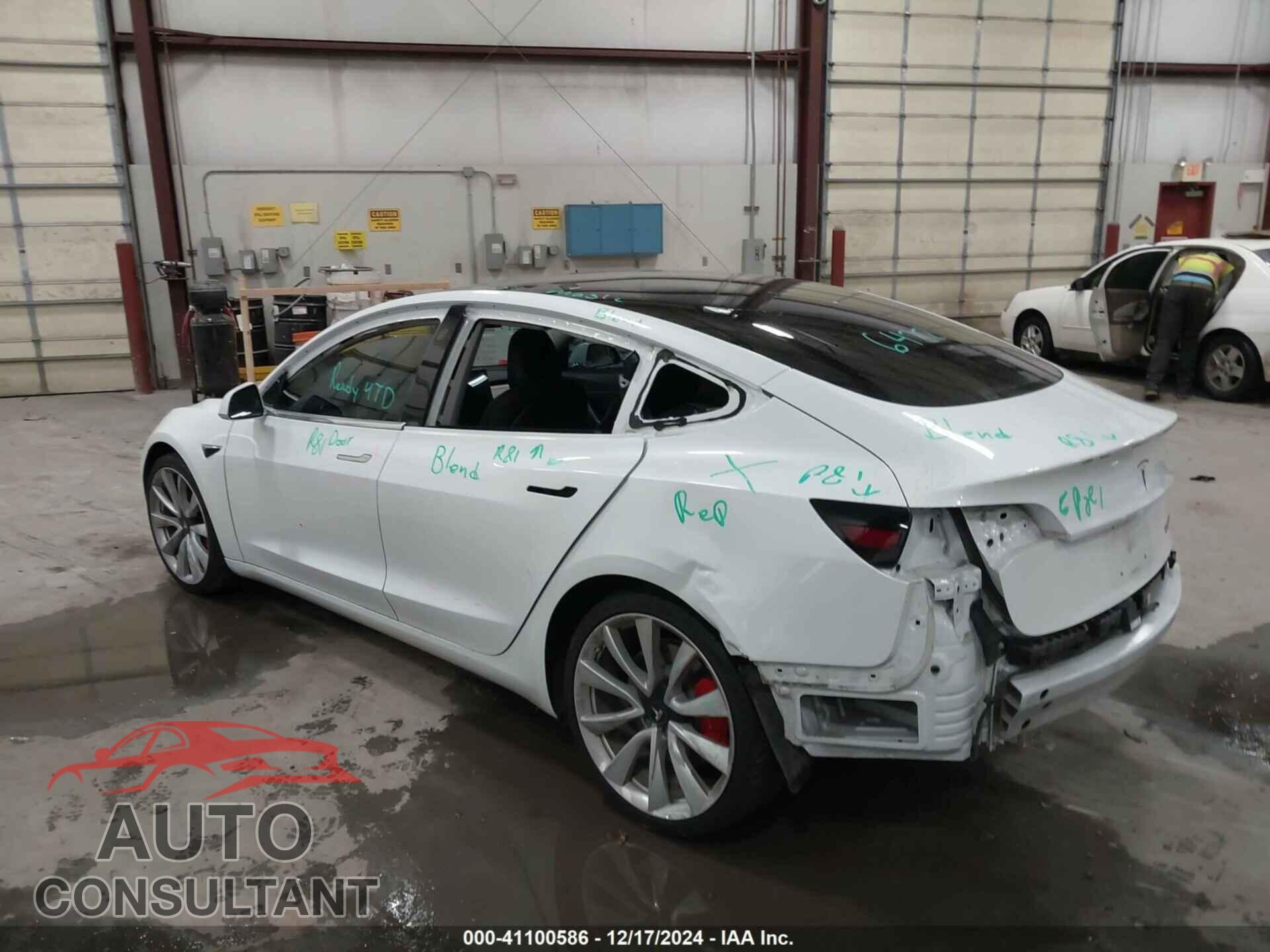 TESLA MODEL 3 2018 - 5YJ3E1EB3JF084493