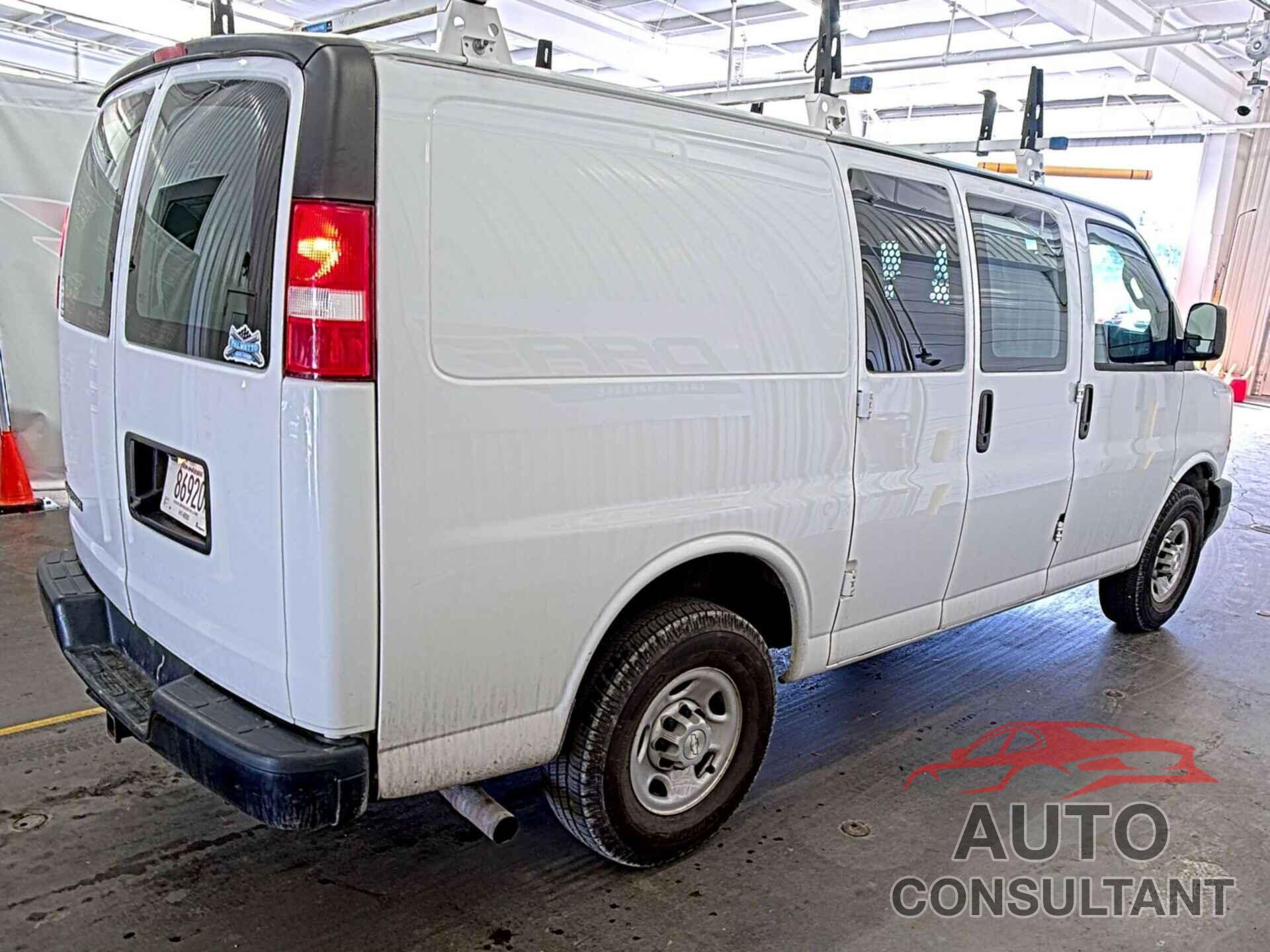 CHEVROLET EXPRESS 2500 2019 - 1GCWGAFG5K1205939