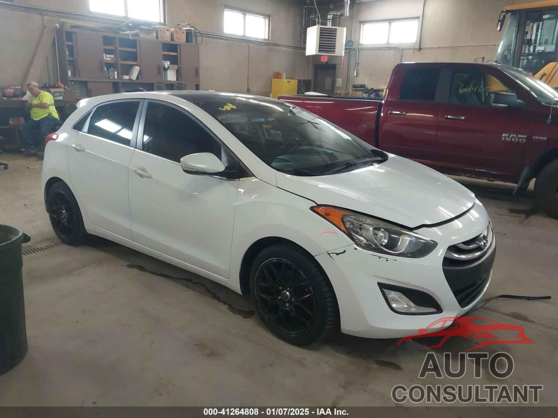 HYUNDAI ELANTRA GT 2014 - KMHD35LH2EU188717