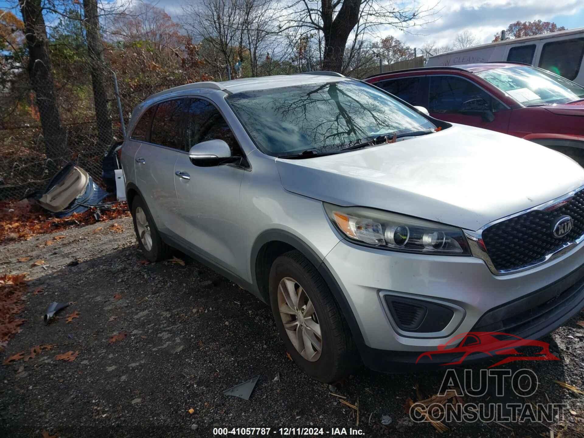 KIA SORENTO 2017 - 5XYPG4A35HG208777