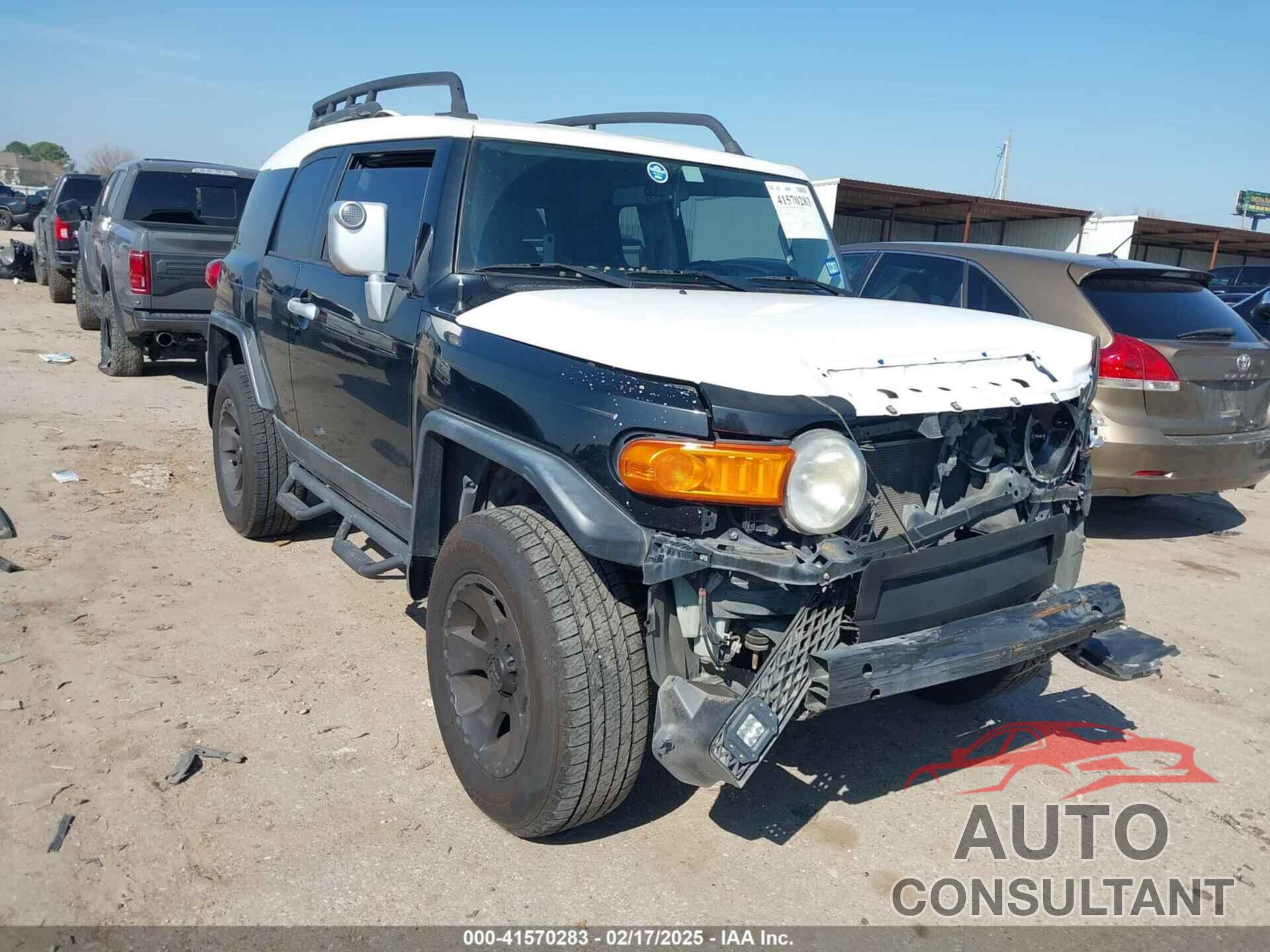 TOYOTA FJ CRUISER 2010 - JTEZU4BF0AK009593