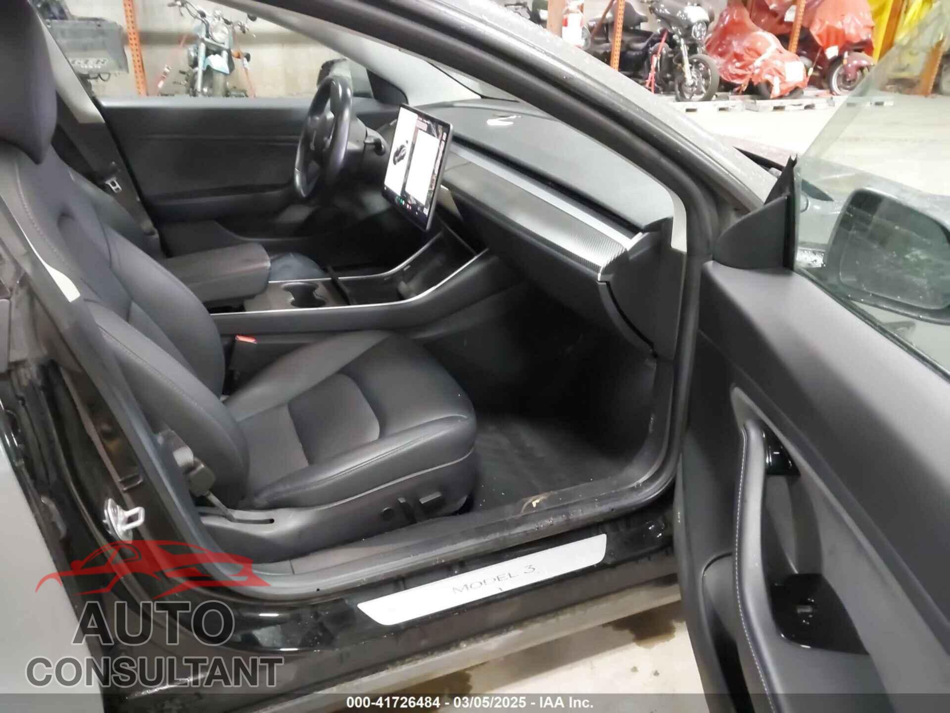 TESLA MODEL 3 2018 - 5YJ3E1EB8JF113566