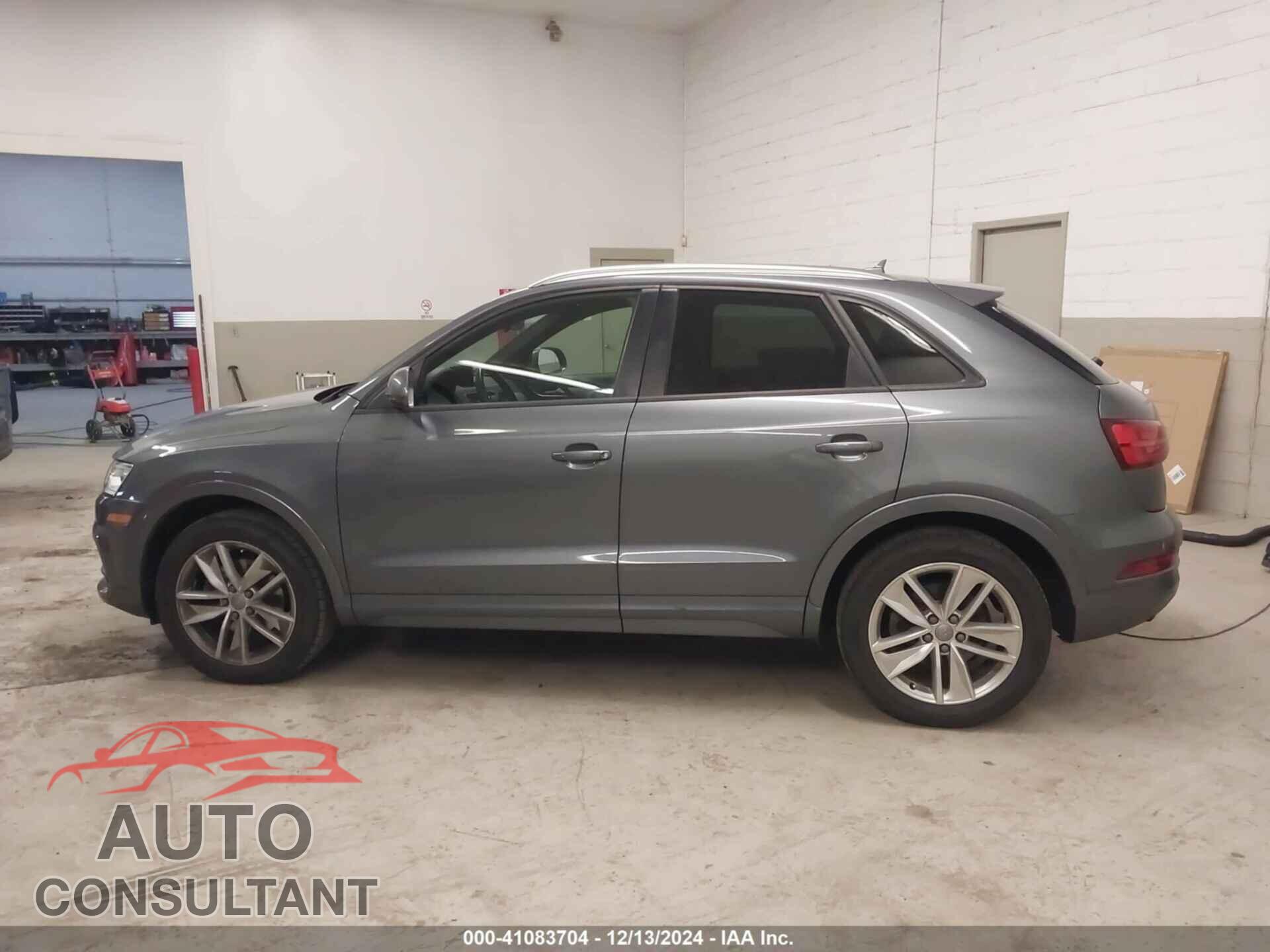 AUDI Q3 2017 - WA1ECCFS2HR003202